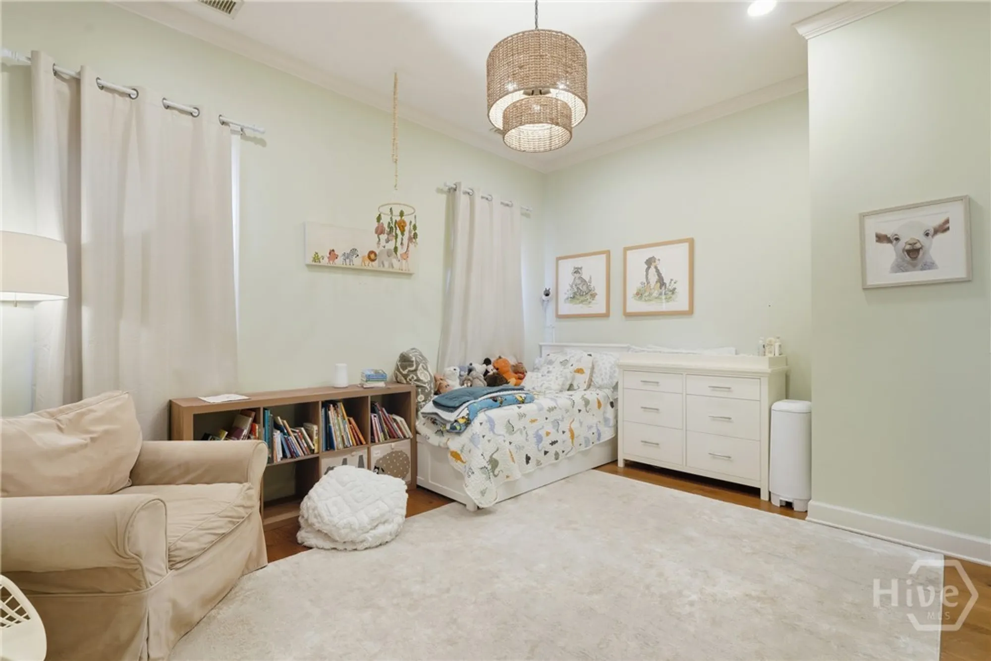 Property Slideshow image 38 of 51 | 2 priory rd, Savannah, GA, 31411