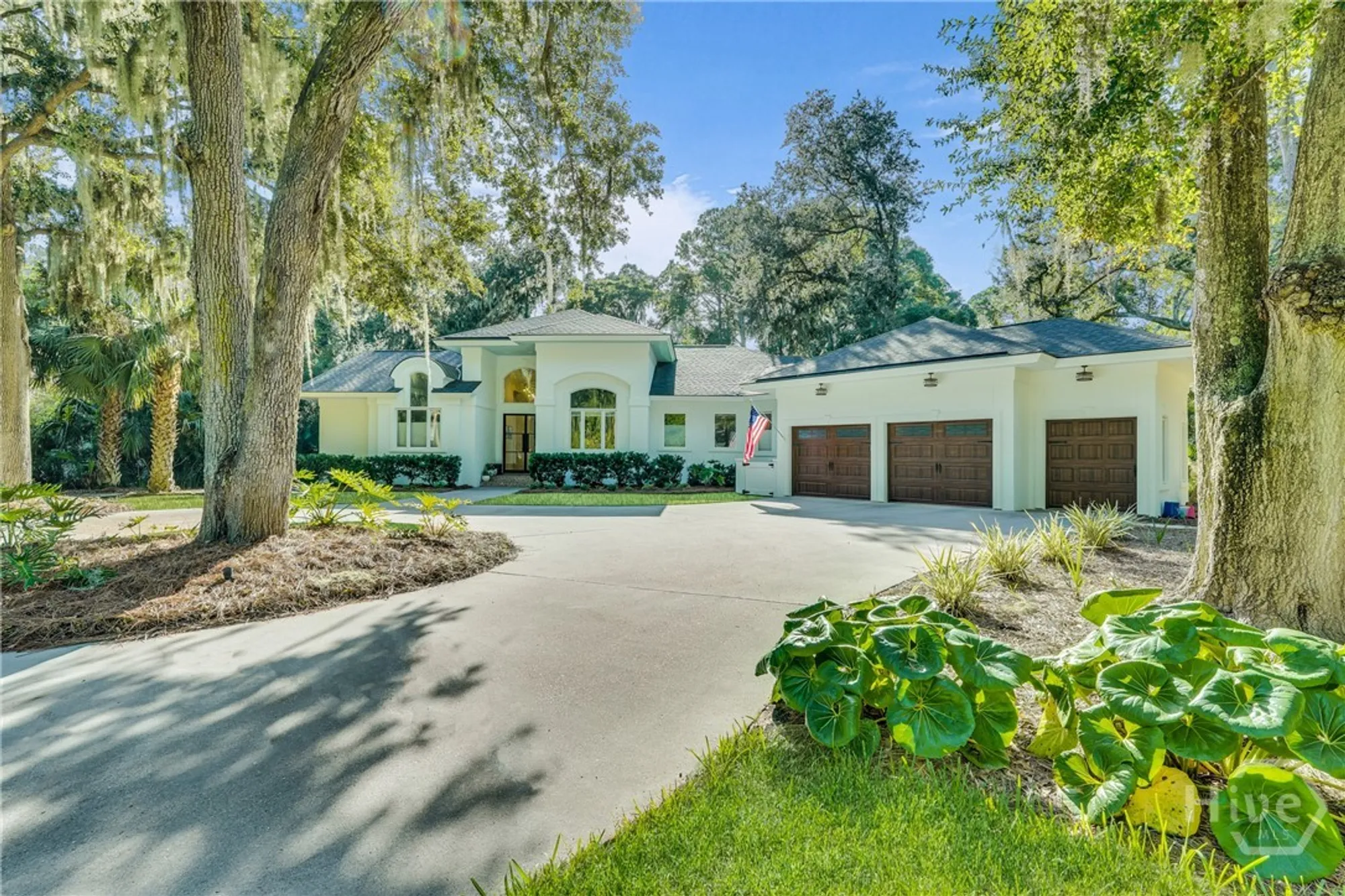 Property Slideshow image 3 of 51 | 2 priory rd, Savannah, GA, 31411
