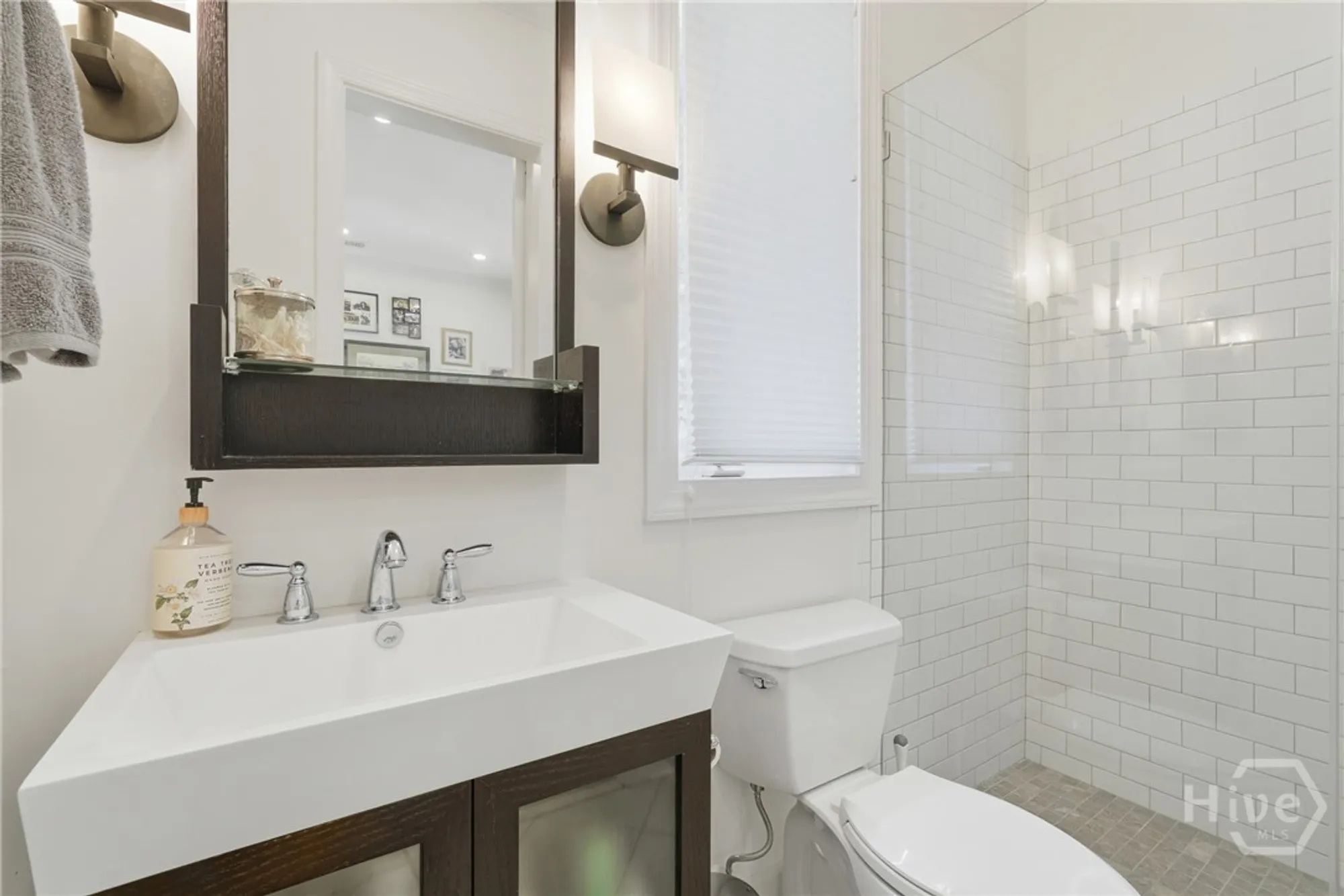 Property Slideshow image 31 of 51 | 2 priory rd, Savannah, GA, 31411