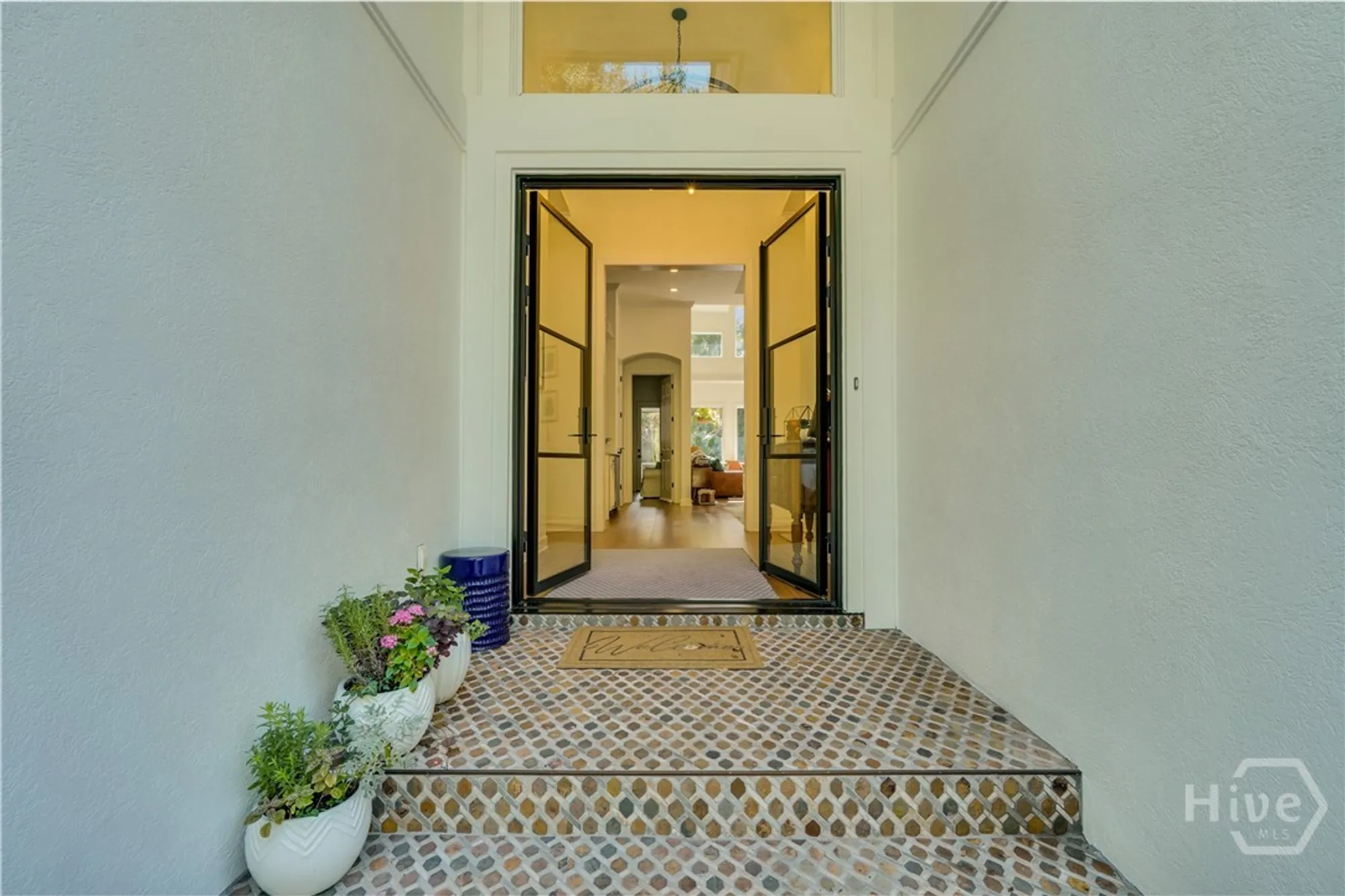 Property Slideshow image 4 of 51 | 2 priory rd, Savannah, GA, 31411