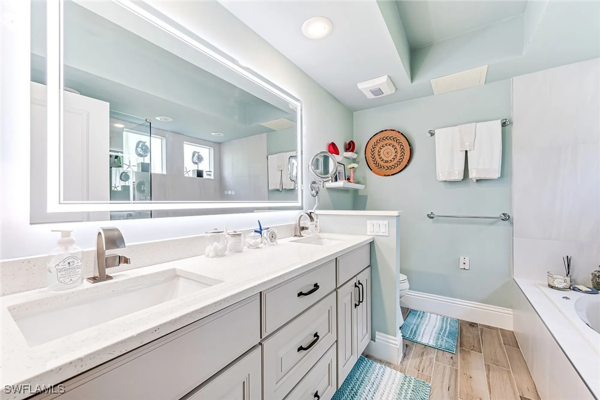 Property Slideshow image 9 of 23 | 788 willowbrook dr apt 502, Naples, FL, 34108