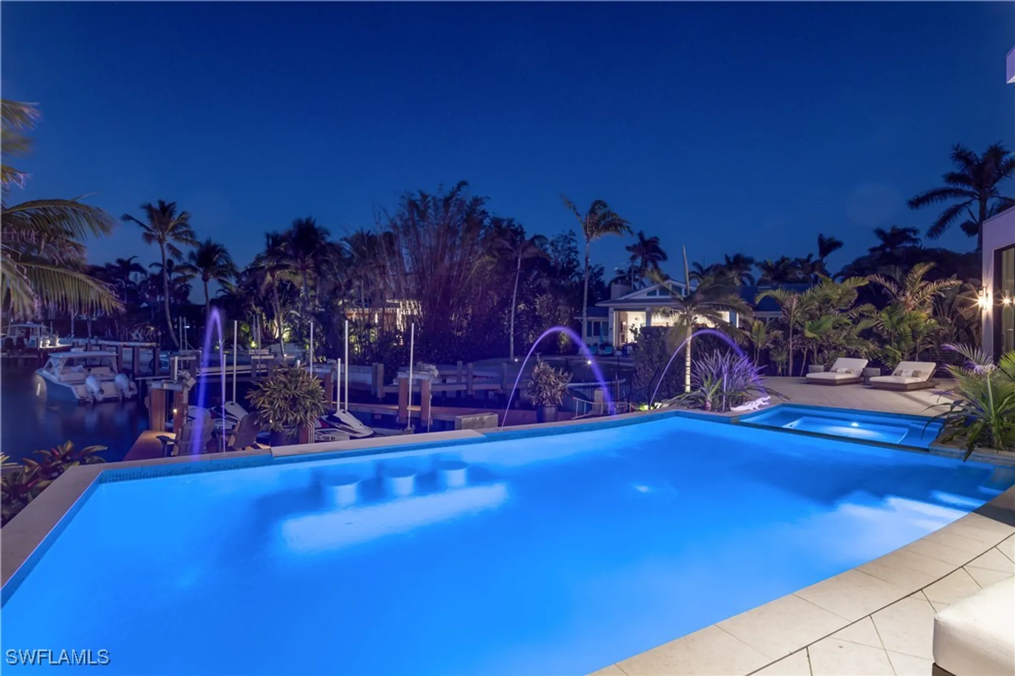 Property Slideshow image 10 of 50 | 441 mooring line dr, Naples, FL, 34102