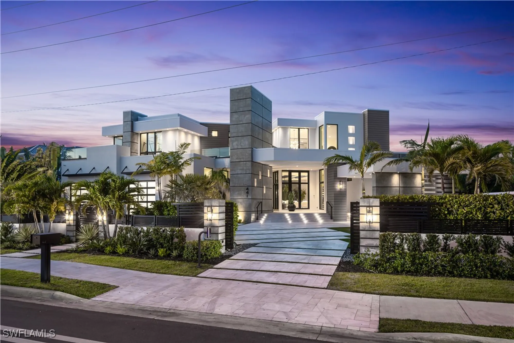 Property Slideshow image 12 of 50 | 441 mooring line dr, Naples, FL, 34102