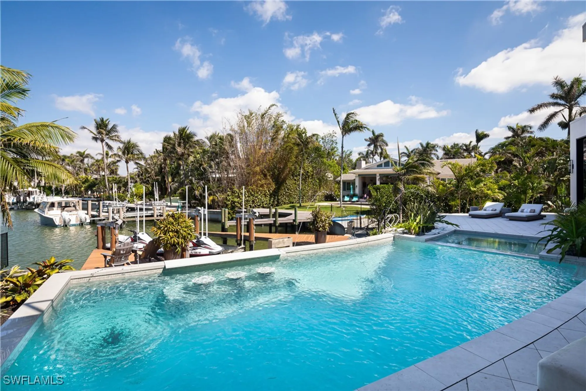 Property Slideshow image 24 of 50 | 441 mooring line dr, Naples, FL, 34102