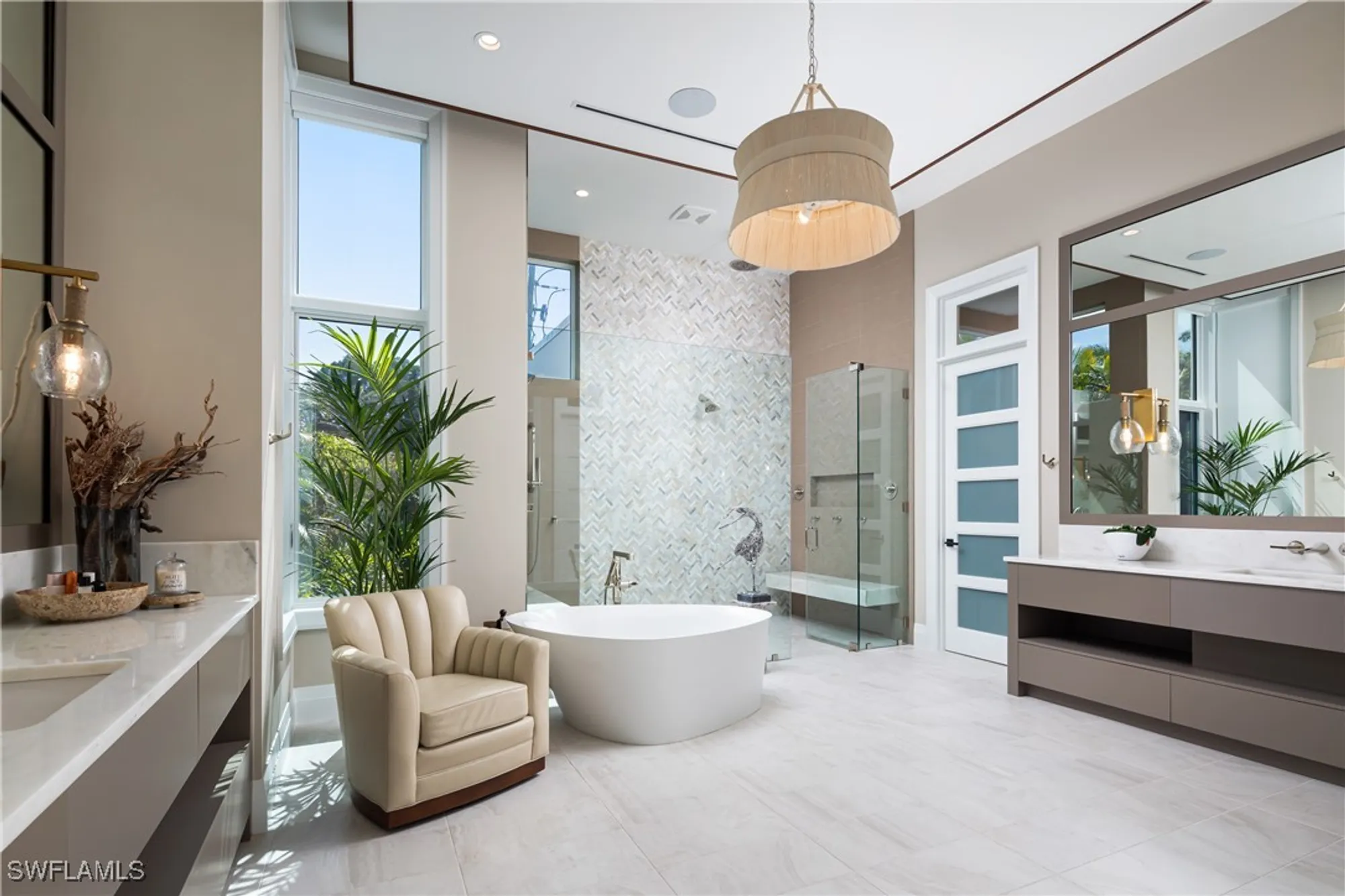 Property Slideshow image 26 of 50 | 441 mooring line dr, Naples, FL, 34102