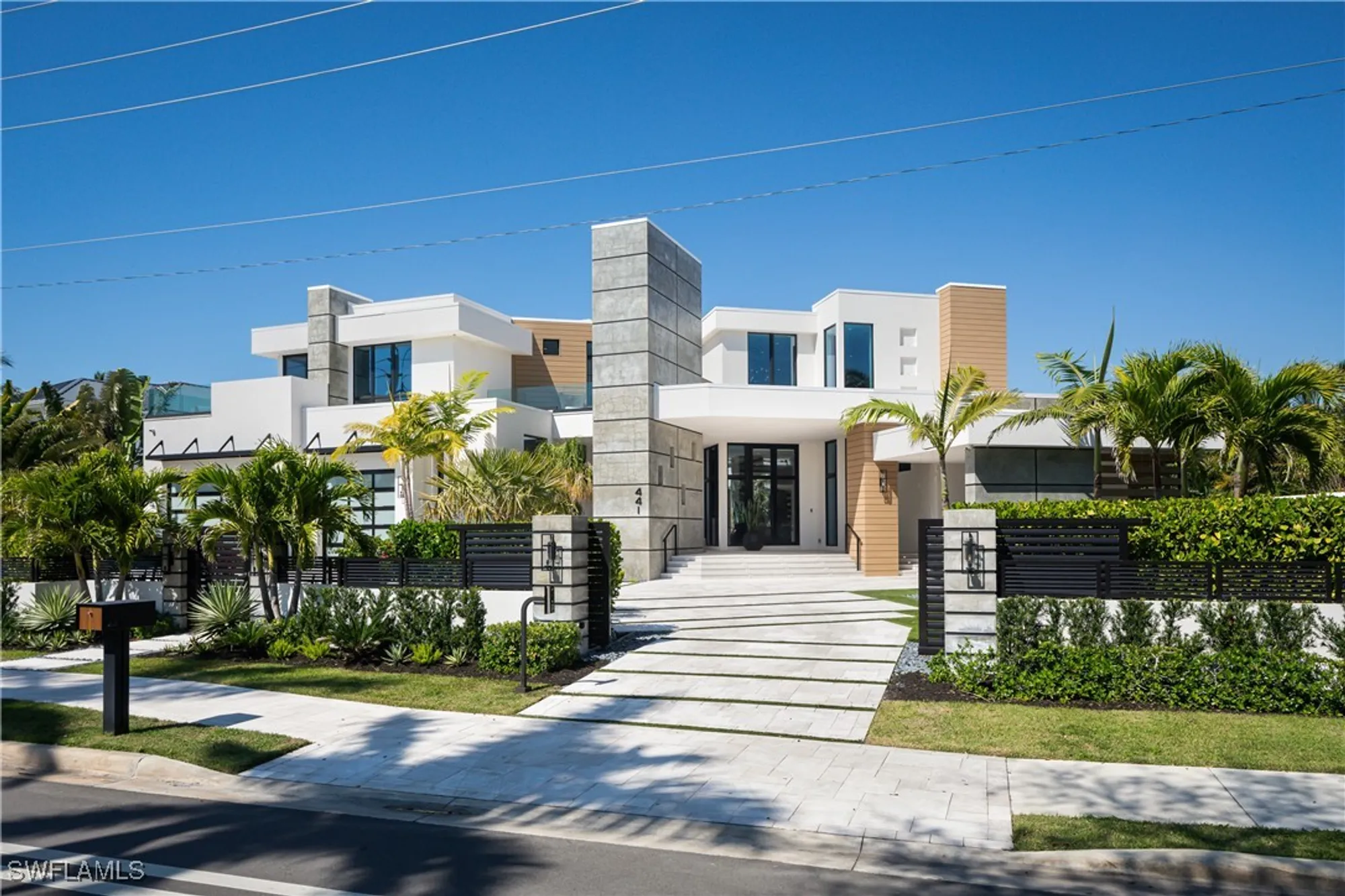 Property Slideshow image 47 of 50 | 441 mooring line dr, Naples, FL, 34102