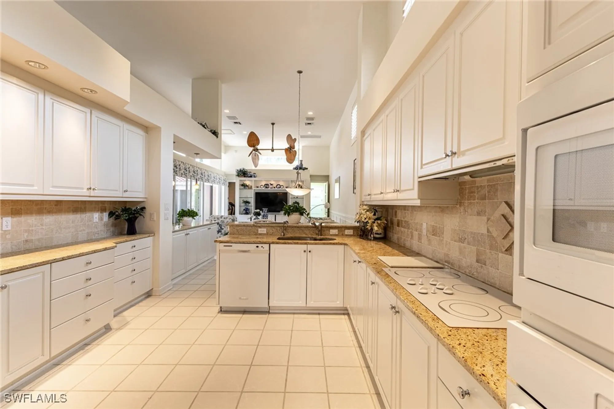 Property Slideshow image 12 of 46 | 7905 cocobay dr # 15, Naples, FL, 34108