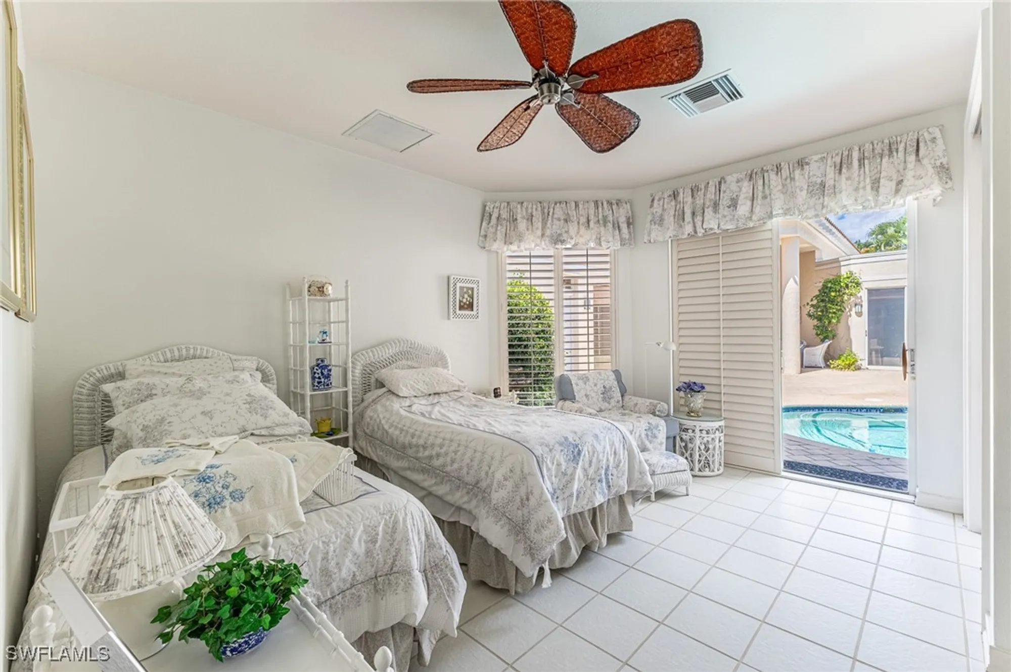 Property Slideshow image 36 of 46 | 7905 cocobay dr # 15, Naples, FL, 34108