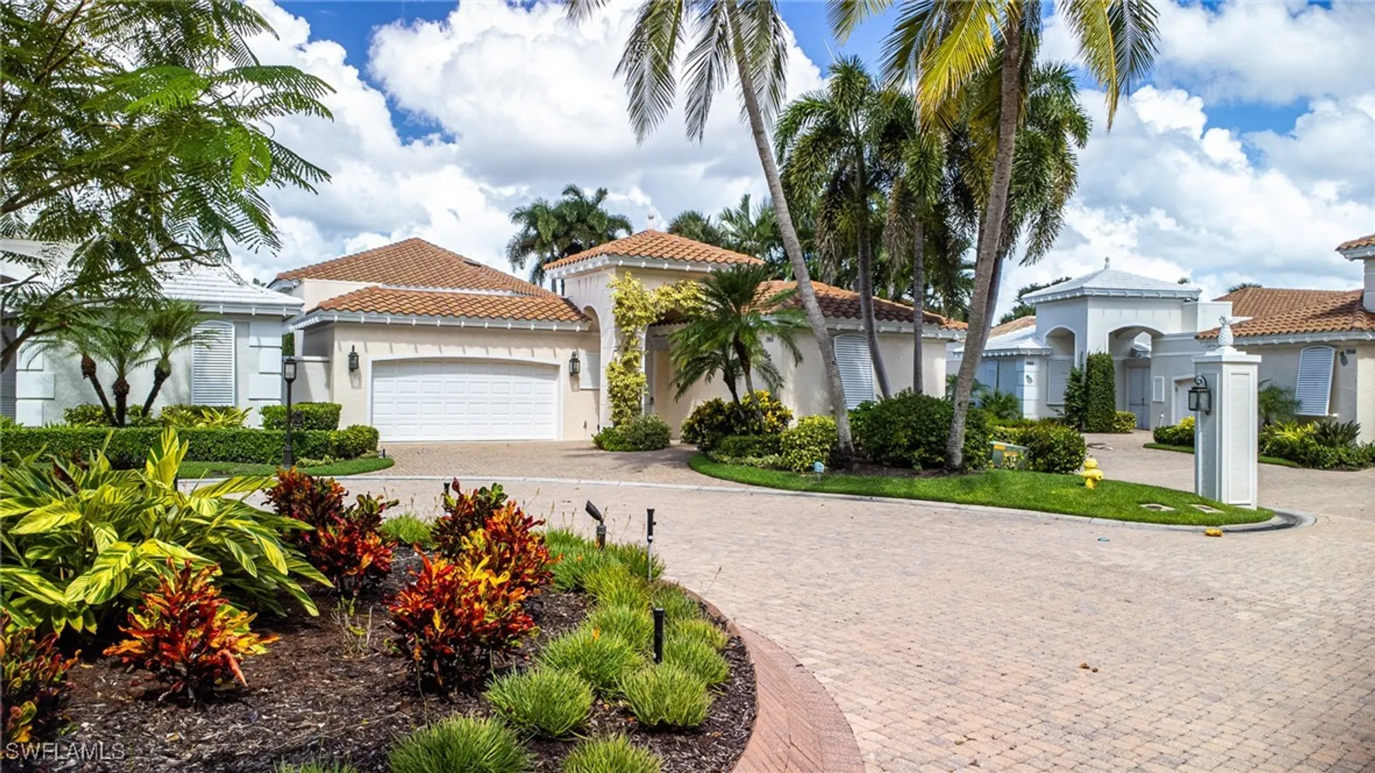Property Slideshow image 3 of 46 | 7905 cocobay dr # 15, Naples, FL, 34108