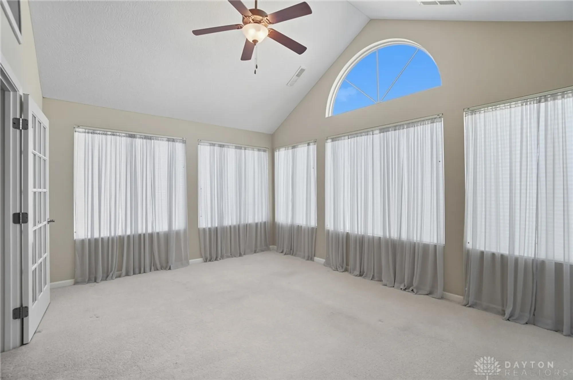 Property Slideshow image 17 of 59 | 4704 cobblestone dr, Tipp City, OH, 45371