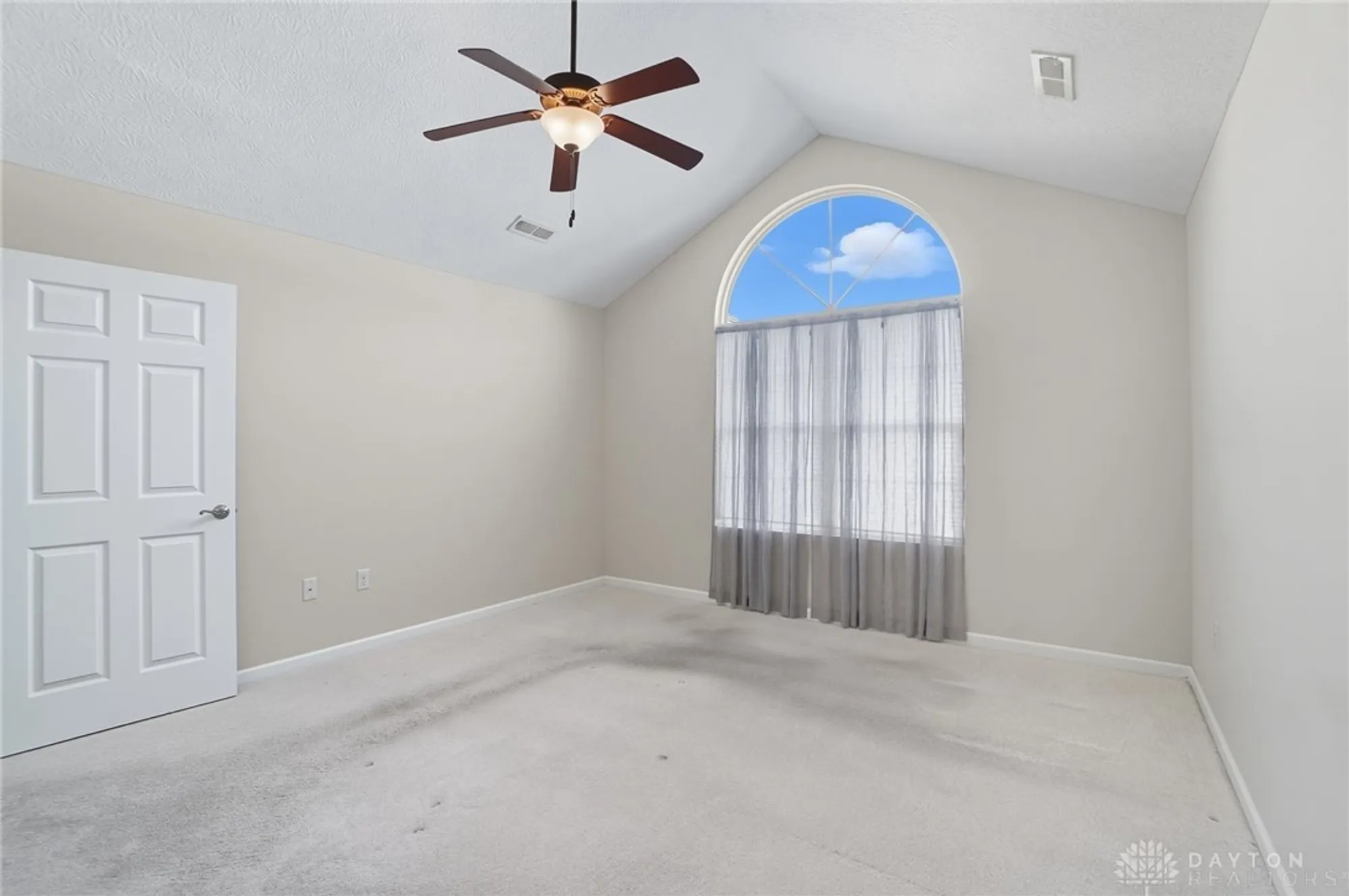 Property Slideshow image 28 of 59 | 4704 cobblestone dr, Tipp City, OH, 45371