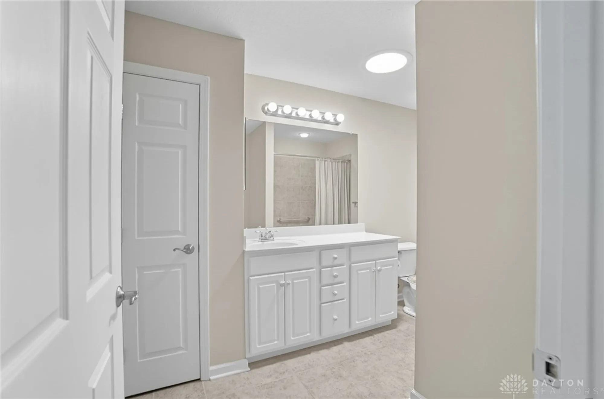 Property Slideshow image 38 of 59 | 4704 cobblestone dr, Tipp City, OH, 45371