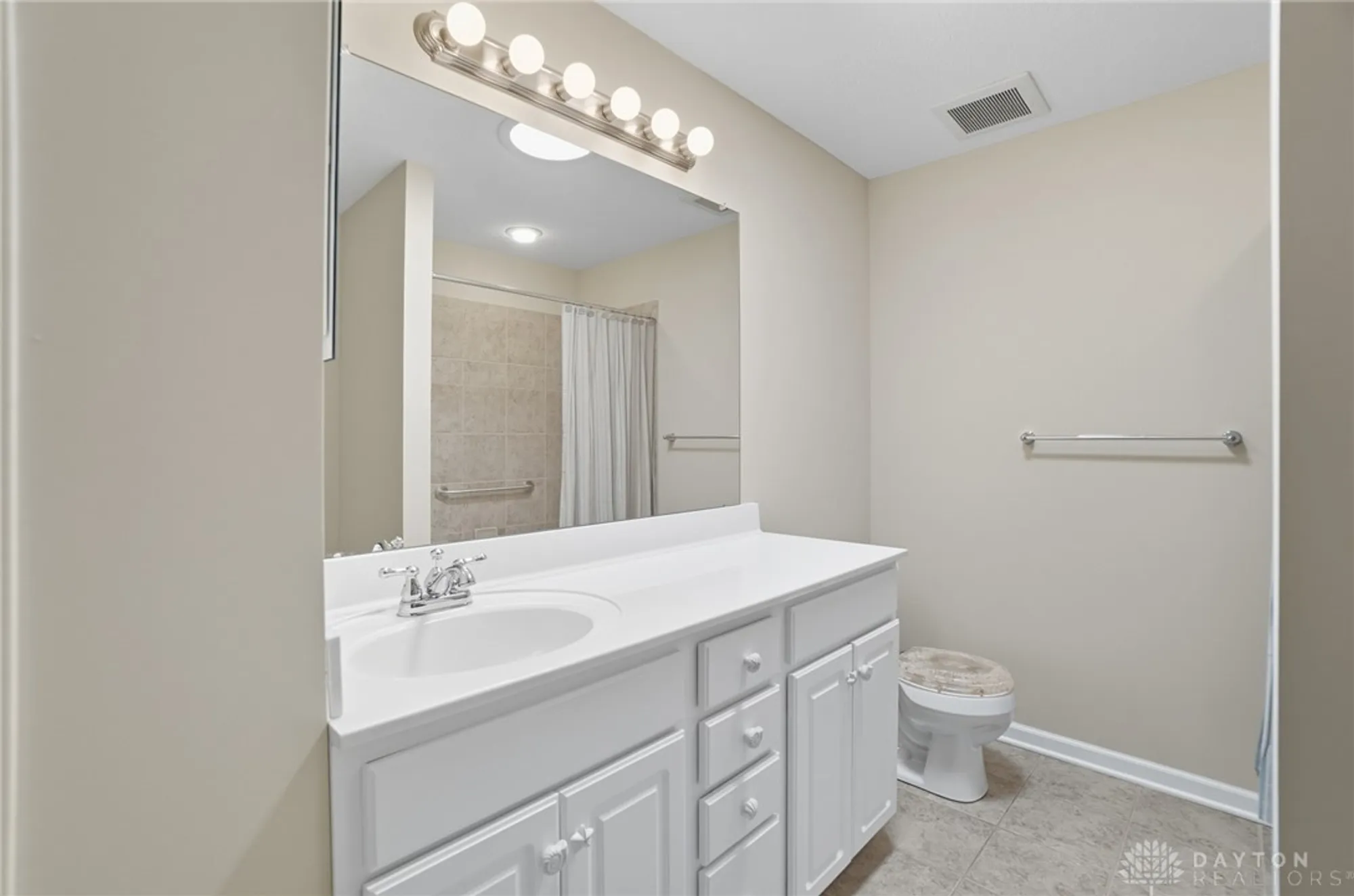 Property Slideshow image 39 of 59 | 4704 cobblestone dr, Tipp City, OH, 45371