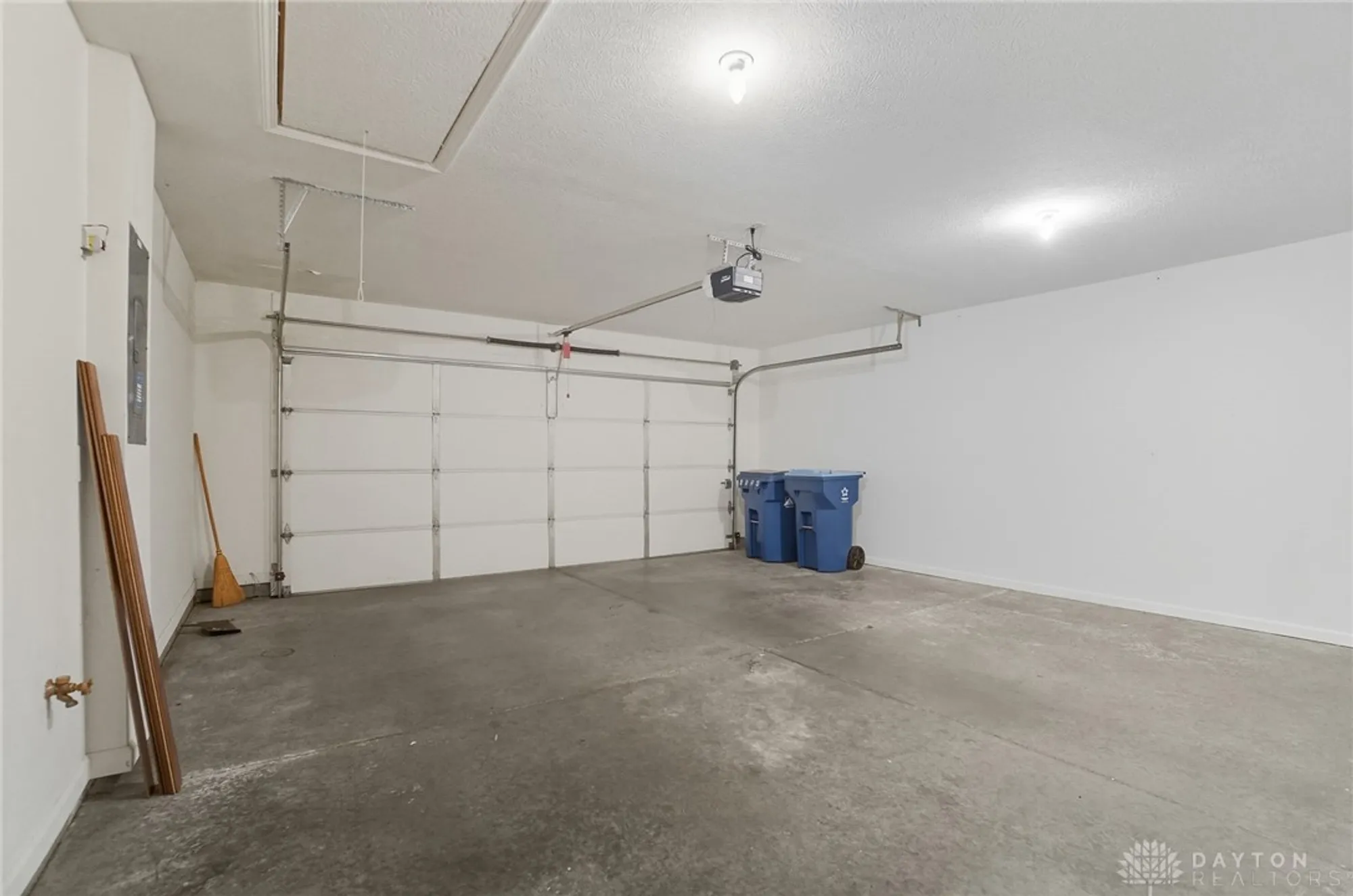 Property Slideshow image 45 of 59 | 4704 cobblestone dr, Tipp City, OH, 45371