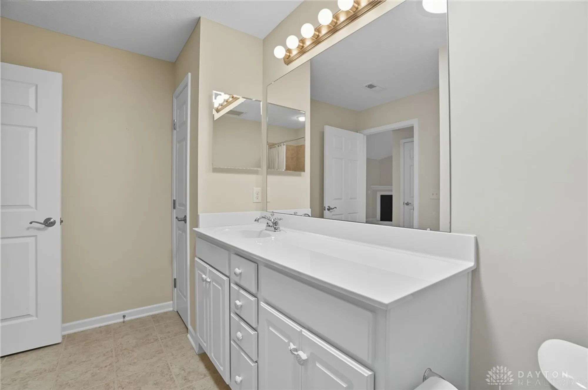 Property Slideshow image 40 of 59 | 4704 cobblestone dr, Tipp City, OH, 45371