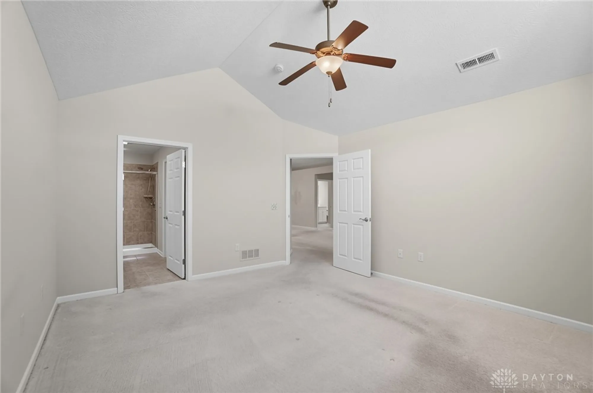 Property Slideshow image 8 of 59 | 4704 cobblestone dr, Tipp City, OH, 45371