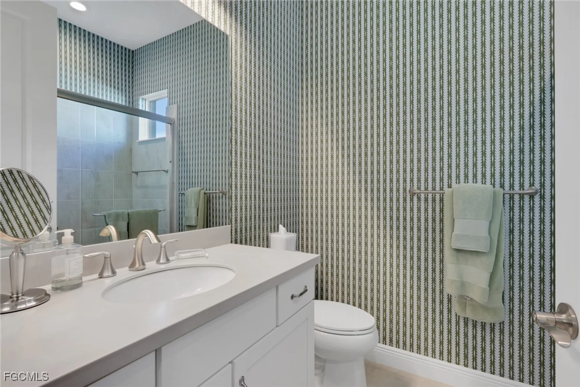 Property Slideshow image 18 of 45 | 11640 winding river dr, Fort Myers, FL, 33905