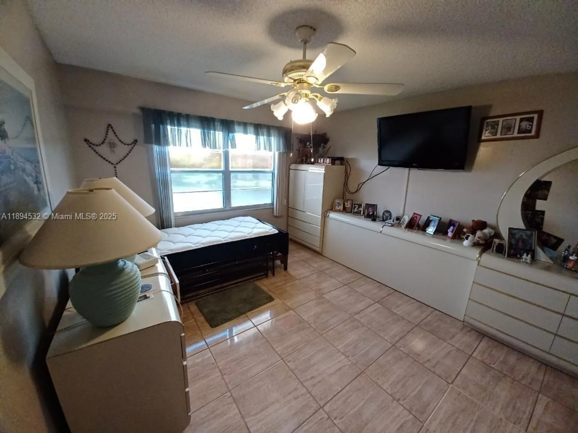 Property Slideshow image 8 of 15 | 13100 sw 11th ct 413c, Pembroke Pines, FL, 33027