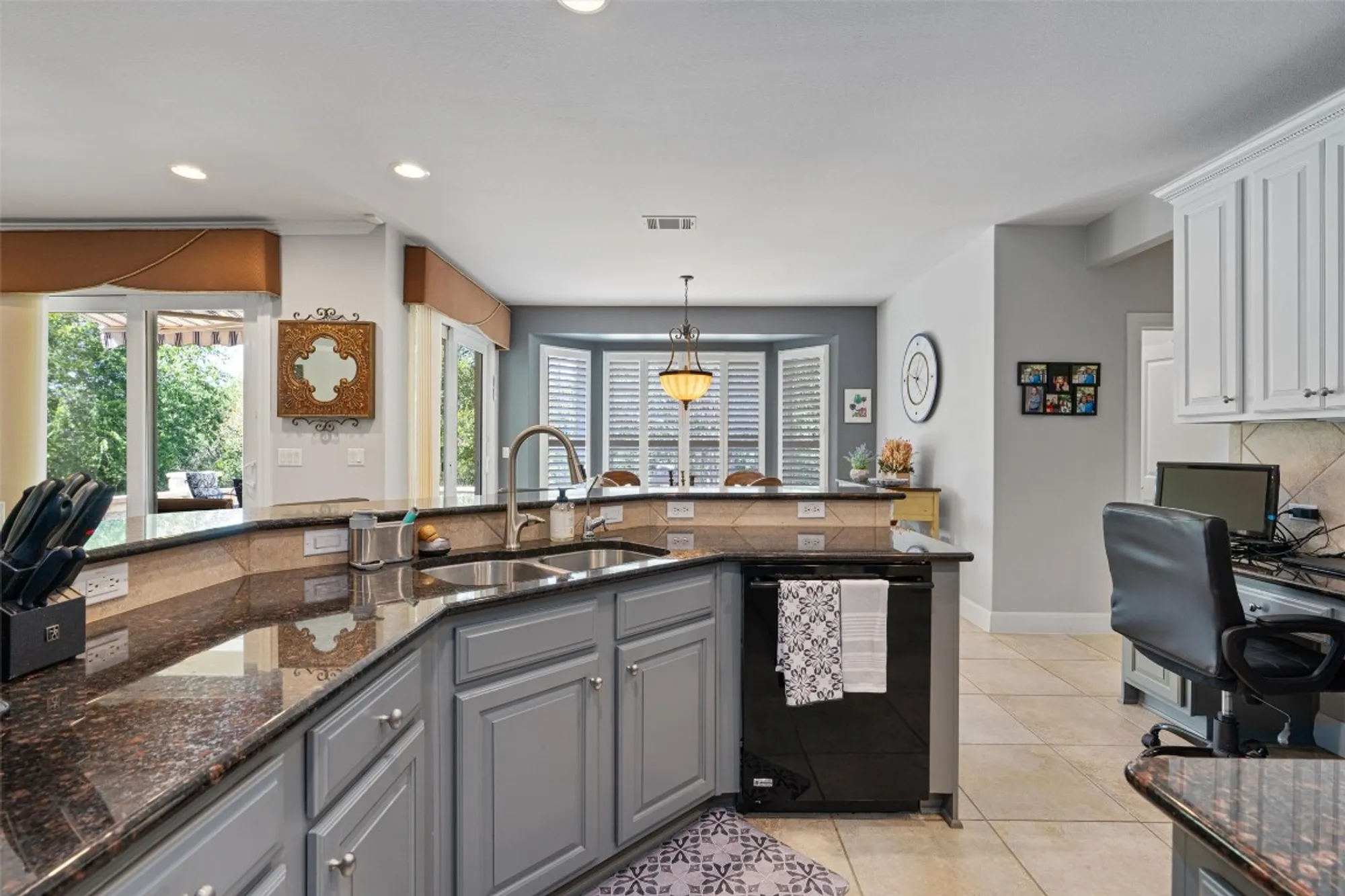 Property Slideshow image 16 of 40 | 301 goose island dr, Georgetown, TX, 78633