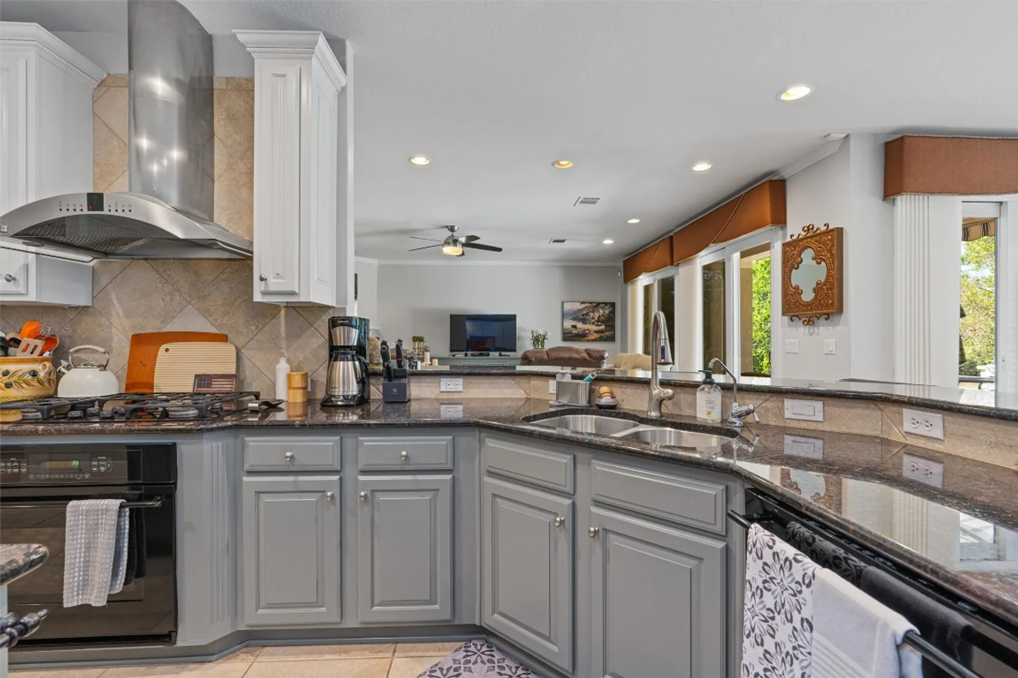 Property Slideshow image 13 of 40 | 301 goose island dr, Georgetown, TX, 78633