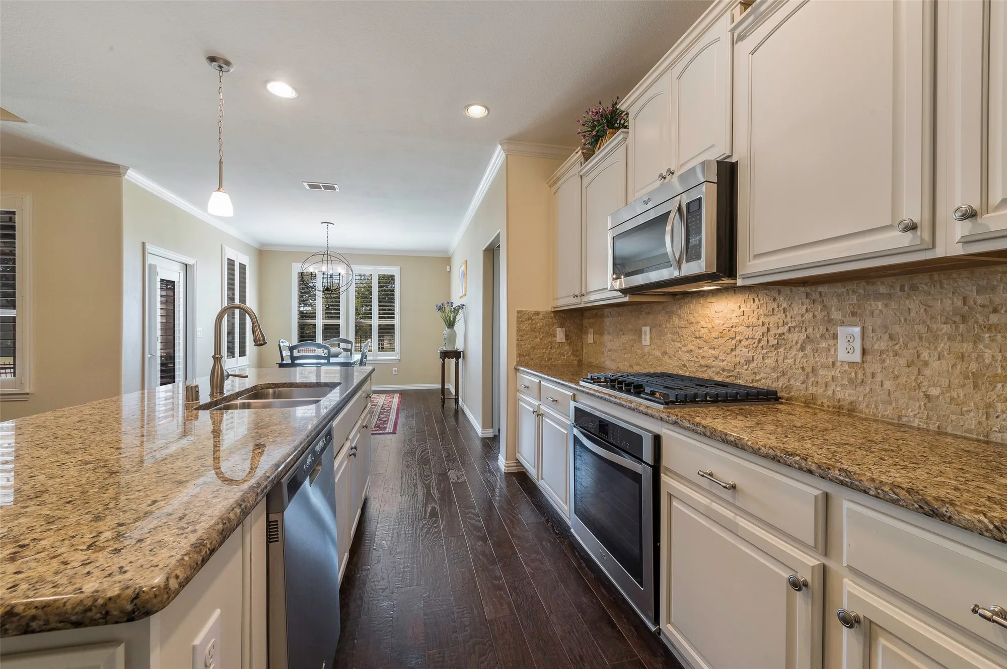 Property Slideshow image 13 of 40 | 6807 deacon dr, Frisco, TX, 75036