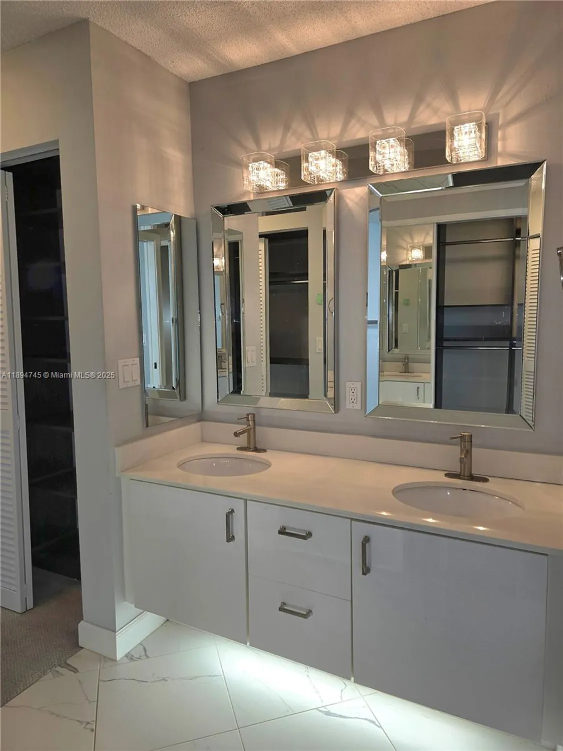 Property Slideshow image 14 of 30 | 7440 granville dr 213, Tamarac, FL, 33321