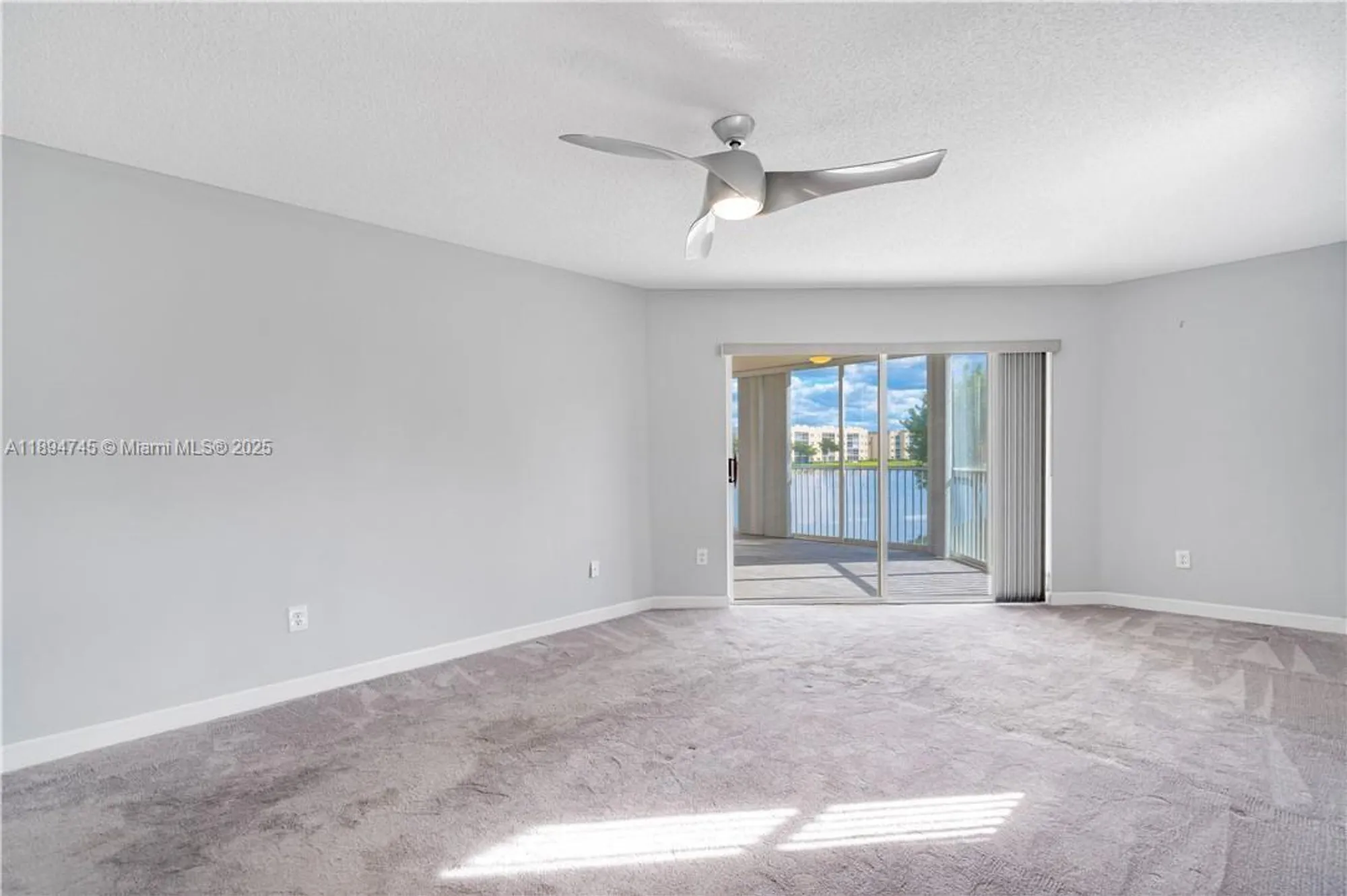 Property Slideshow image 12 of 30 | 7440 granville dr 213, Tamarac, FL, 33321