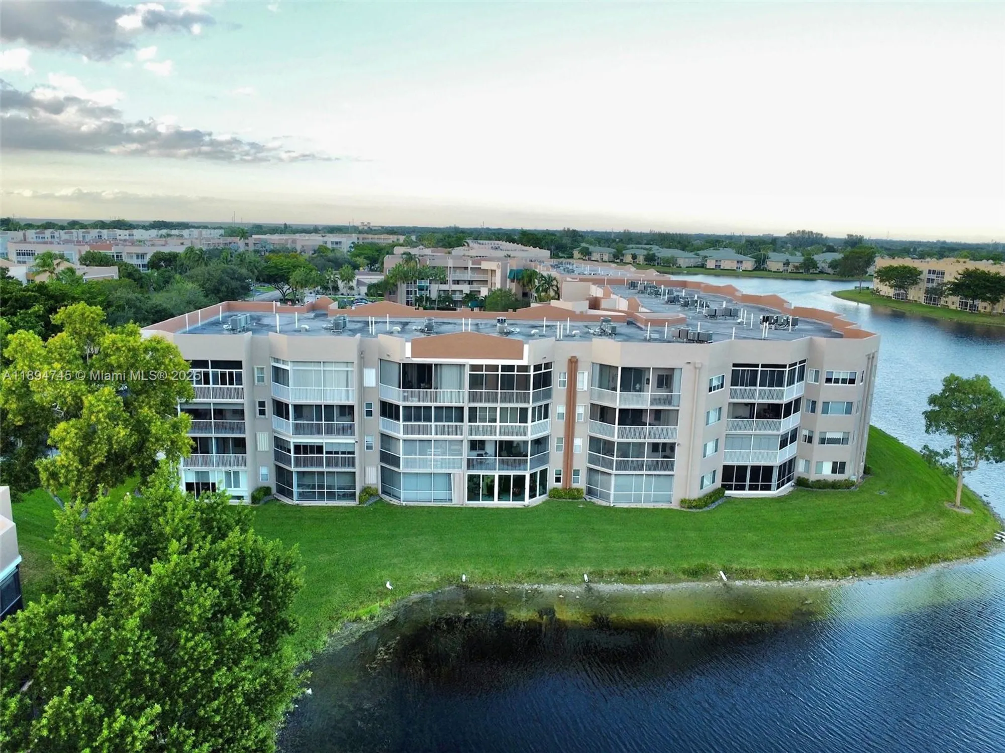 Property Slideshow image 2 of 30 | 7440 granville dr 213, Tamarac, FL, 33321