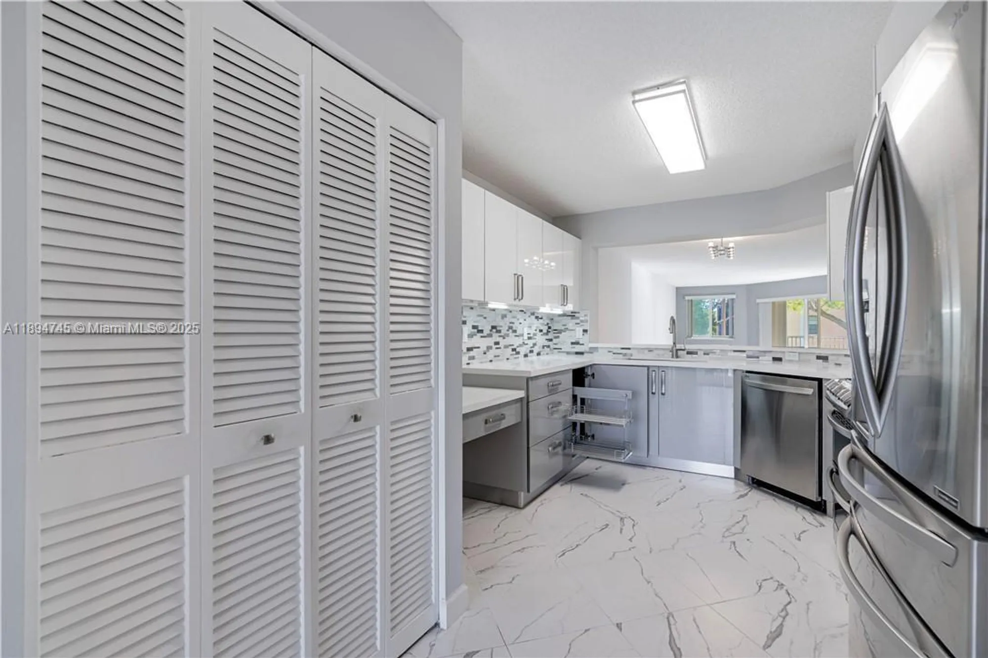 Property Slideshow image 8 of 30 | 7440 granville dr 213, Tamarac, FL, 33321