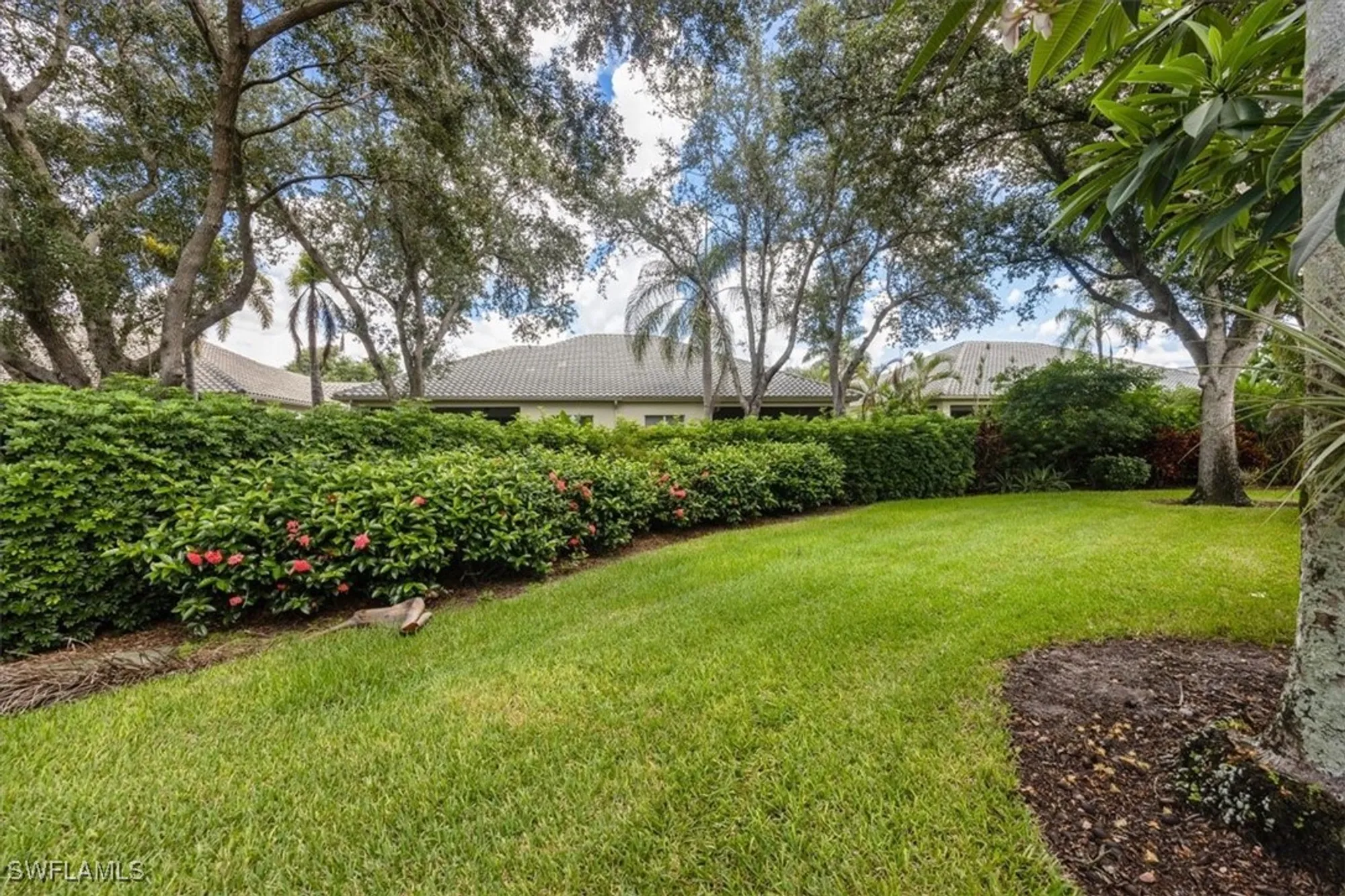 Property Slideshow image 24 of 24 | 913 vistana cir # 7, Naples, FL, 34119