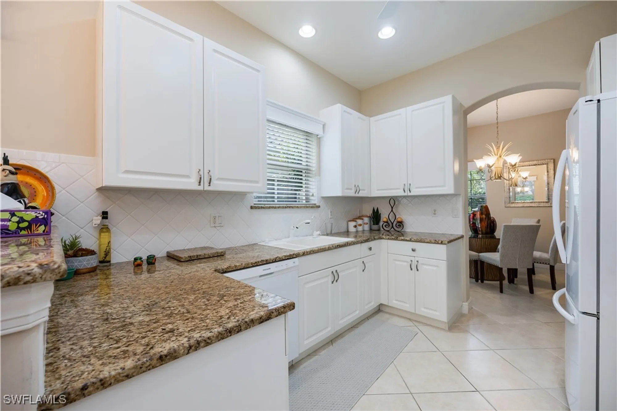 Property Slideshow image 6 of 24 | 913 vistana cir # 7, Naples, FL, 34119