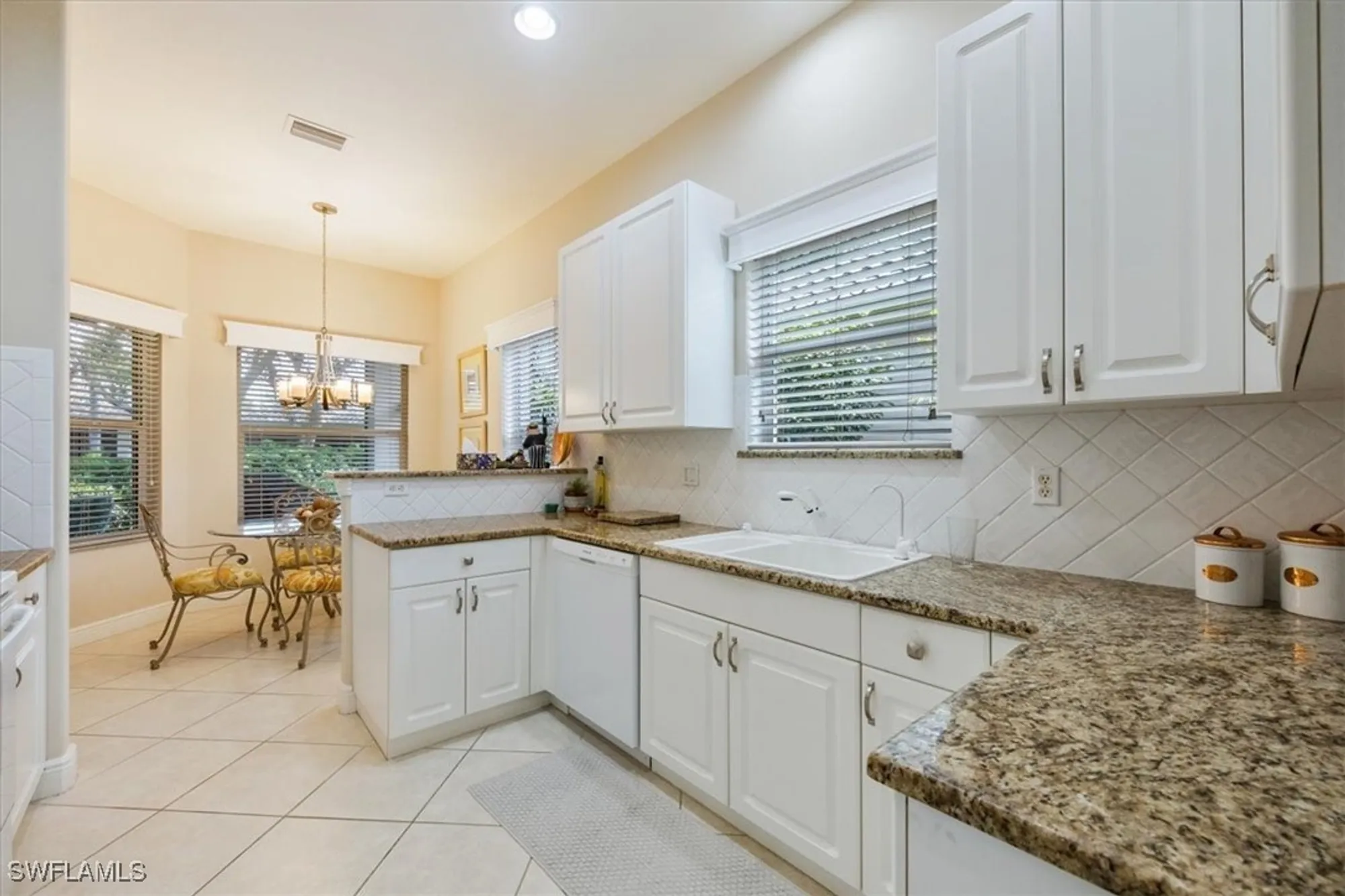 Property Slideshow image 7 of 24 | 913 vistana cir # 7, Naples, FL, 34119