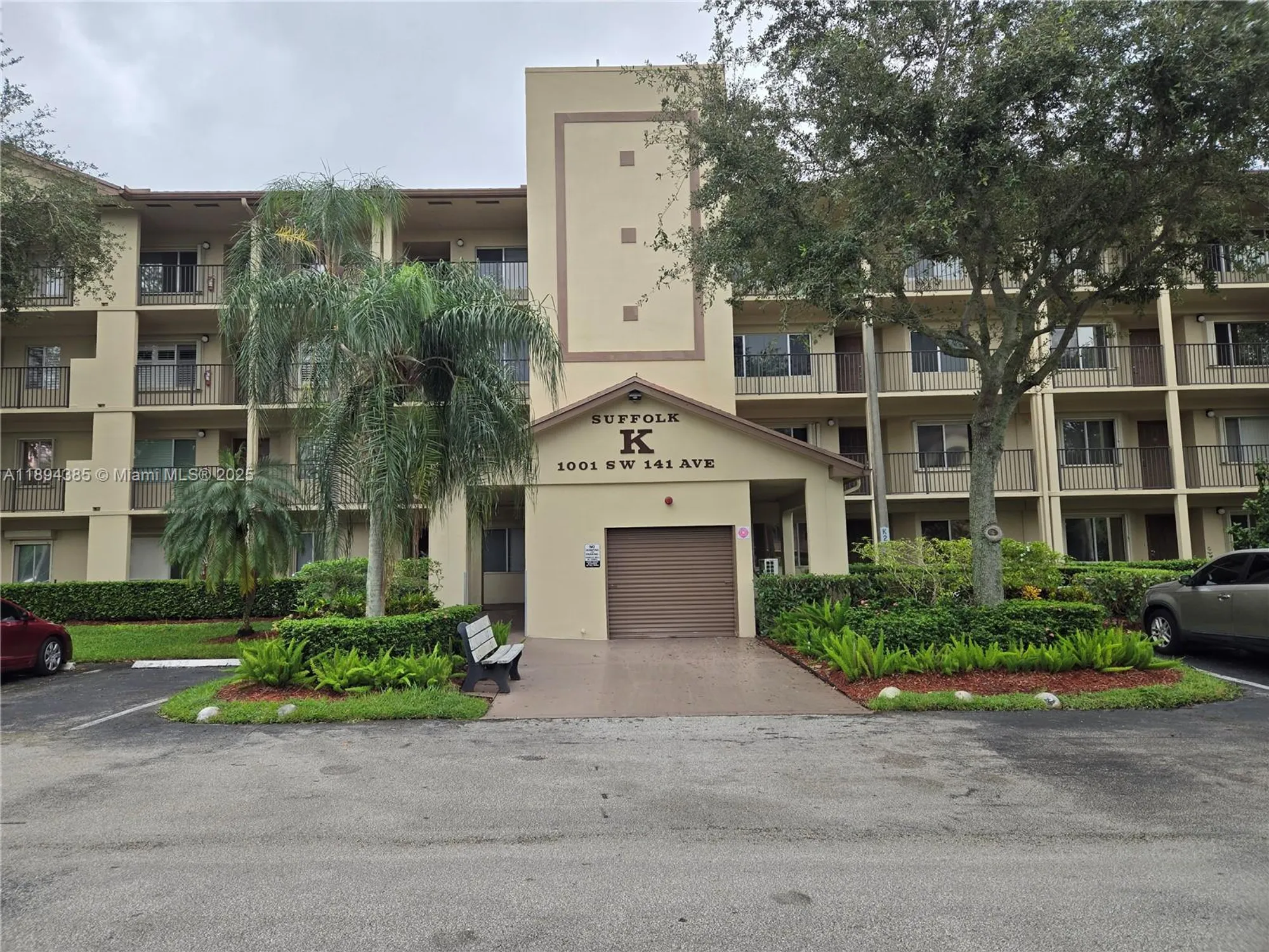 Property Slideshow image 1 of 25 | 1001 sw 141st ave 412k, Pembroke Pines, FL, 33027