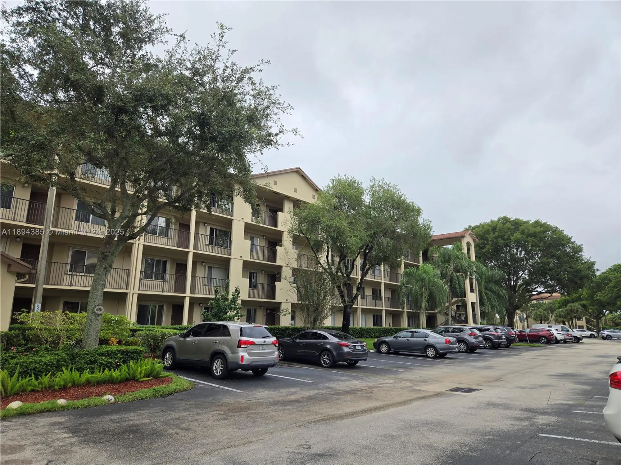 Property Slideshow image 2 of 25 | 1001 sw 141st ave 412k, Pembroke Pines, FL, 33027