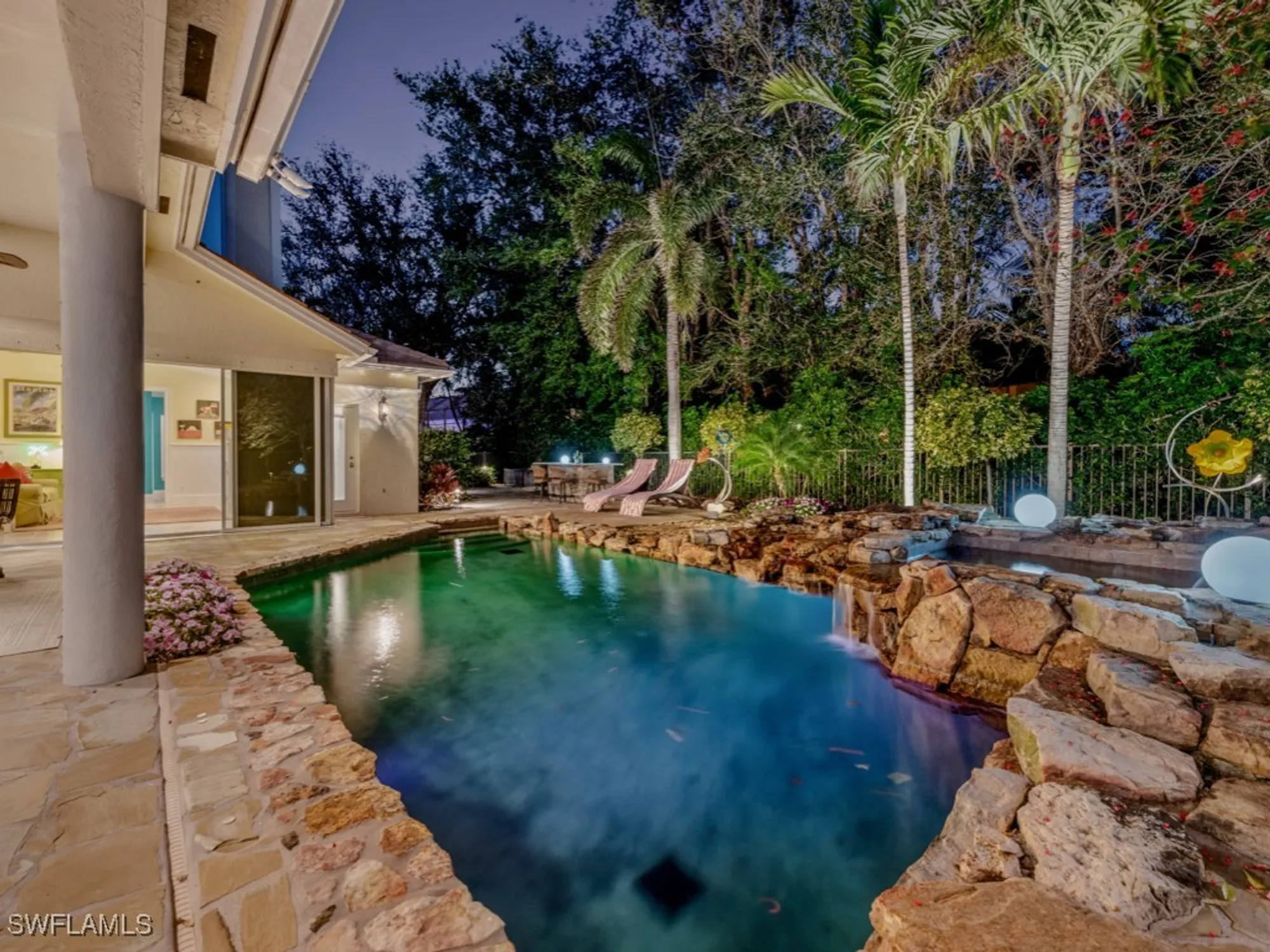 Property Slideshow image 11 of 50 | 762 lynnmore ln, Naples, FL, 34108