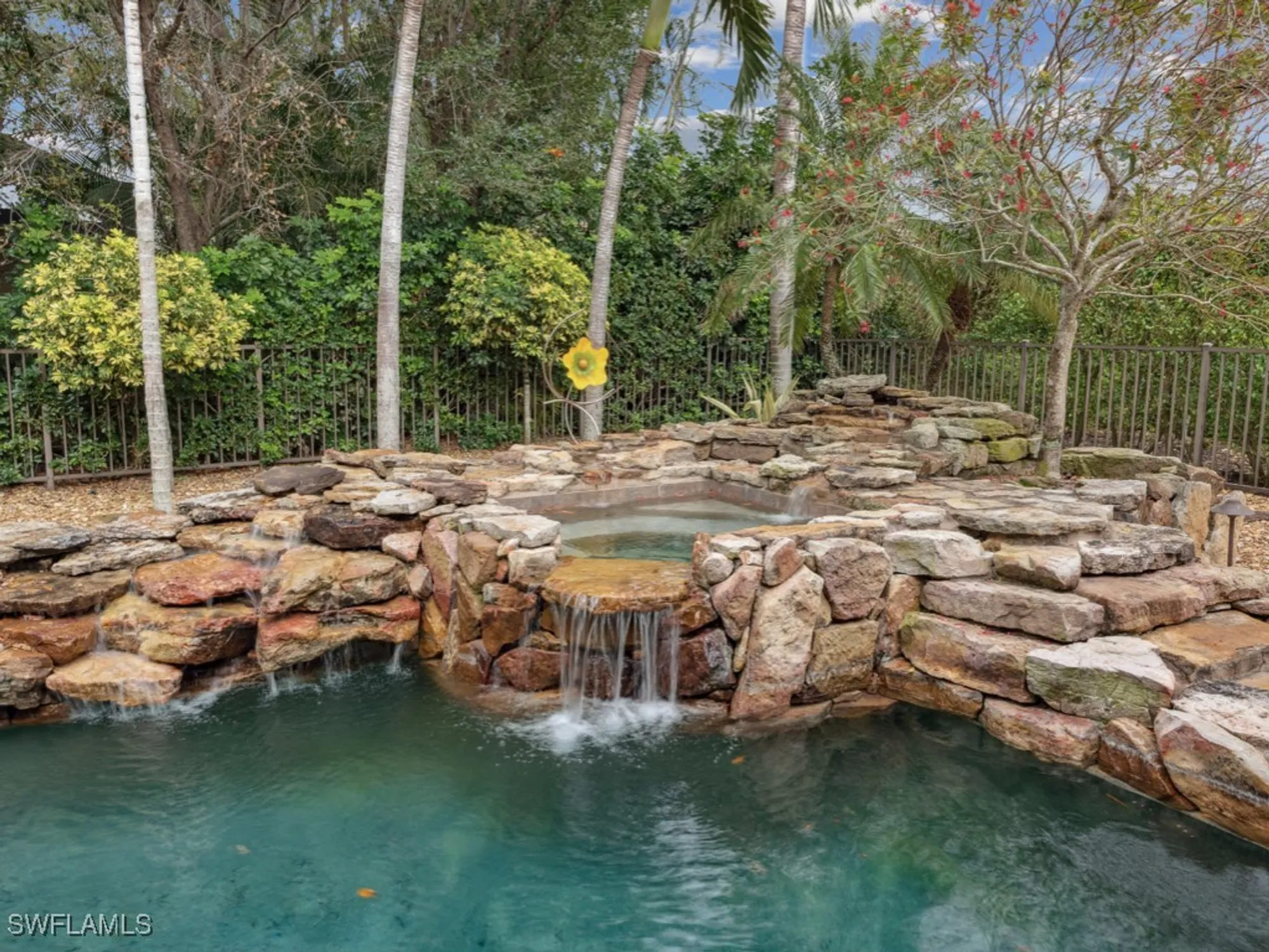 Property Slideshow image 12 of 50 | 762 lynnmore ln, Naples, FL, 34108