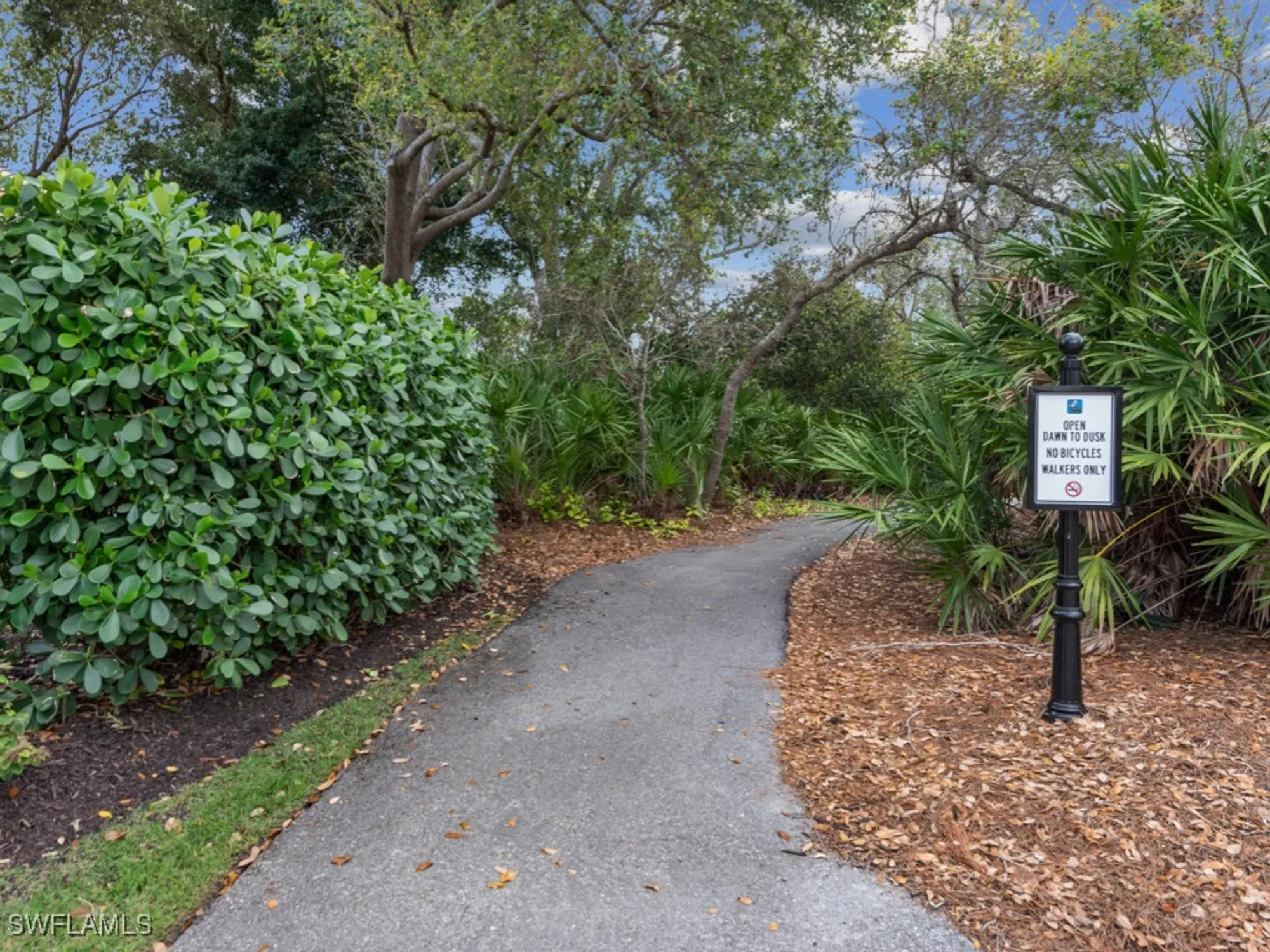 Property Slideshow image 47 of 50 | 762 lynnmore ln, Naples, FL, 34108