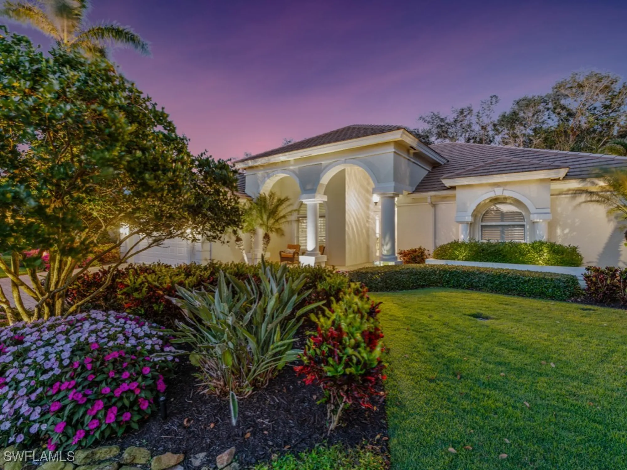 Property Slideshow image 5 of 50 | 762 lynnmore ln, Naples, FL, 34108