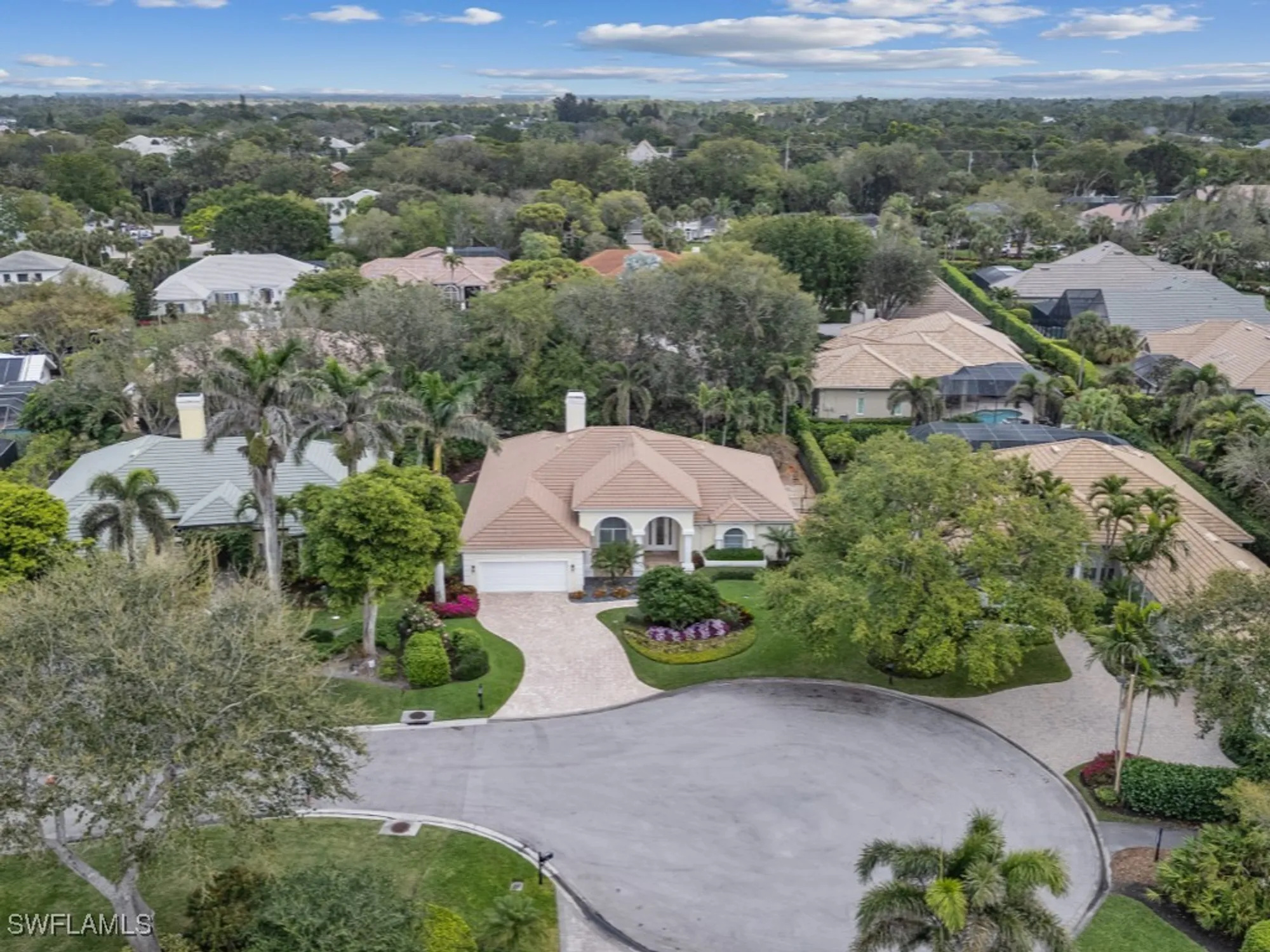 Property Slideshow image 6 of 50 | 762 lynnmore ln, Naples, FL, 34108