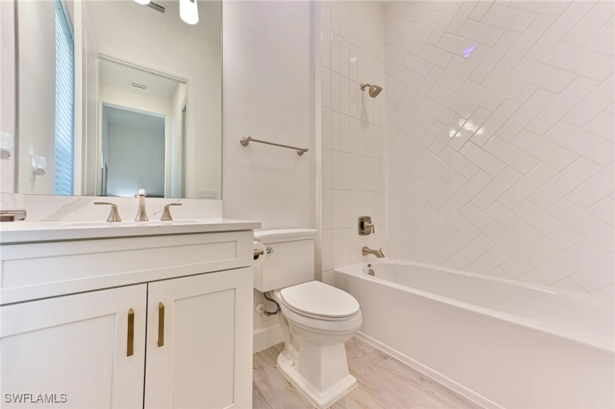 Property Slideshow image 28 of 50 | 11351 venetian lagoon dr, Fort Myers, FL, 33913