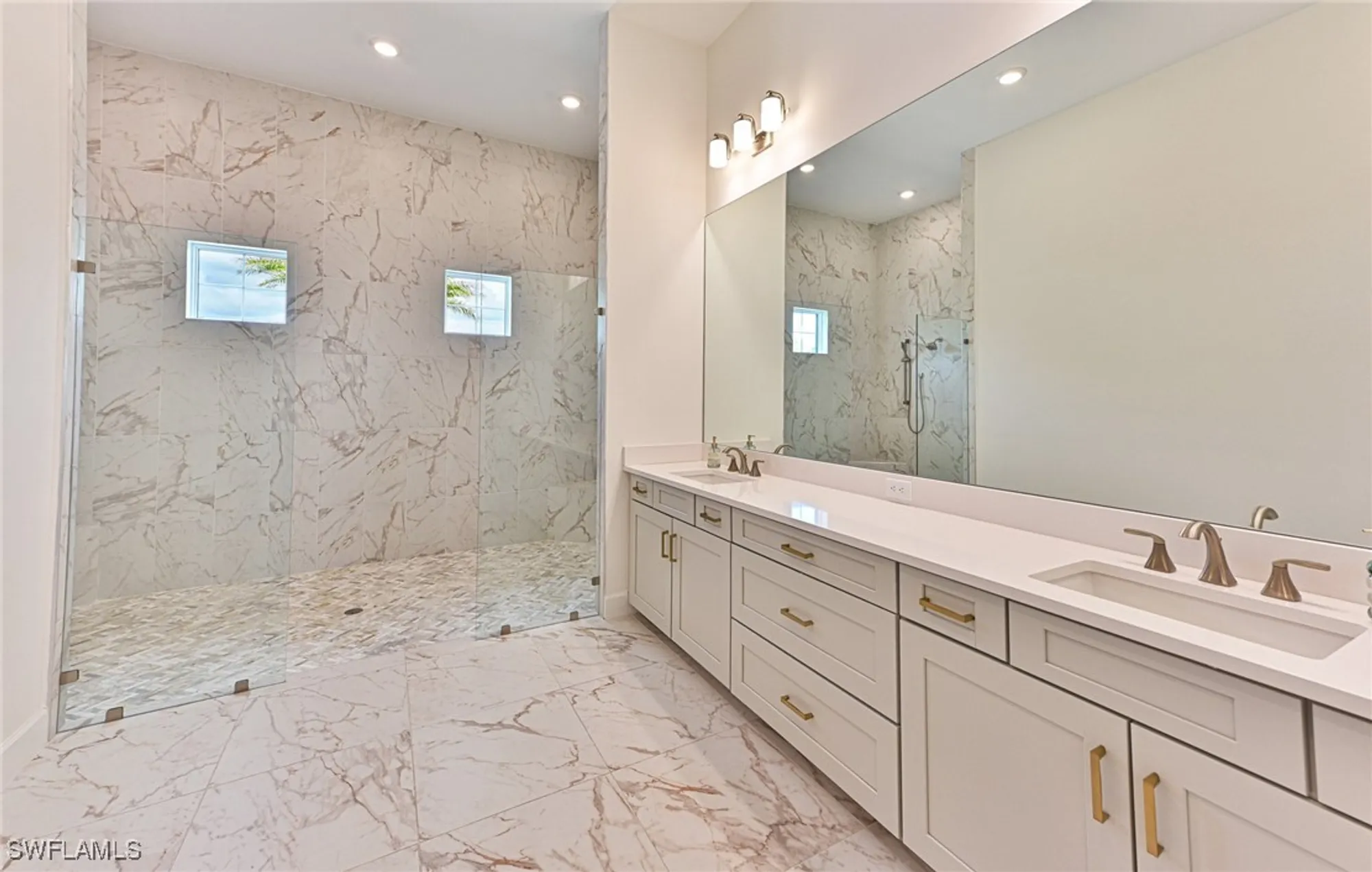 Property Slideshow image 23 of 50 | 11351 venetian lagoon dr, Fort Myers, FL, 33913