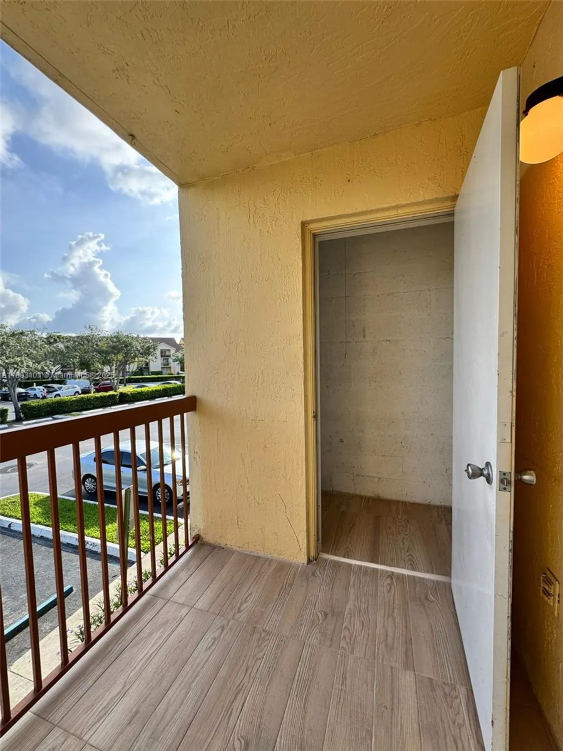 Property Slideshow image 14 of 37 | 7610 westwood dr 122, Tamarac, FL, 33321