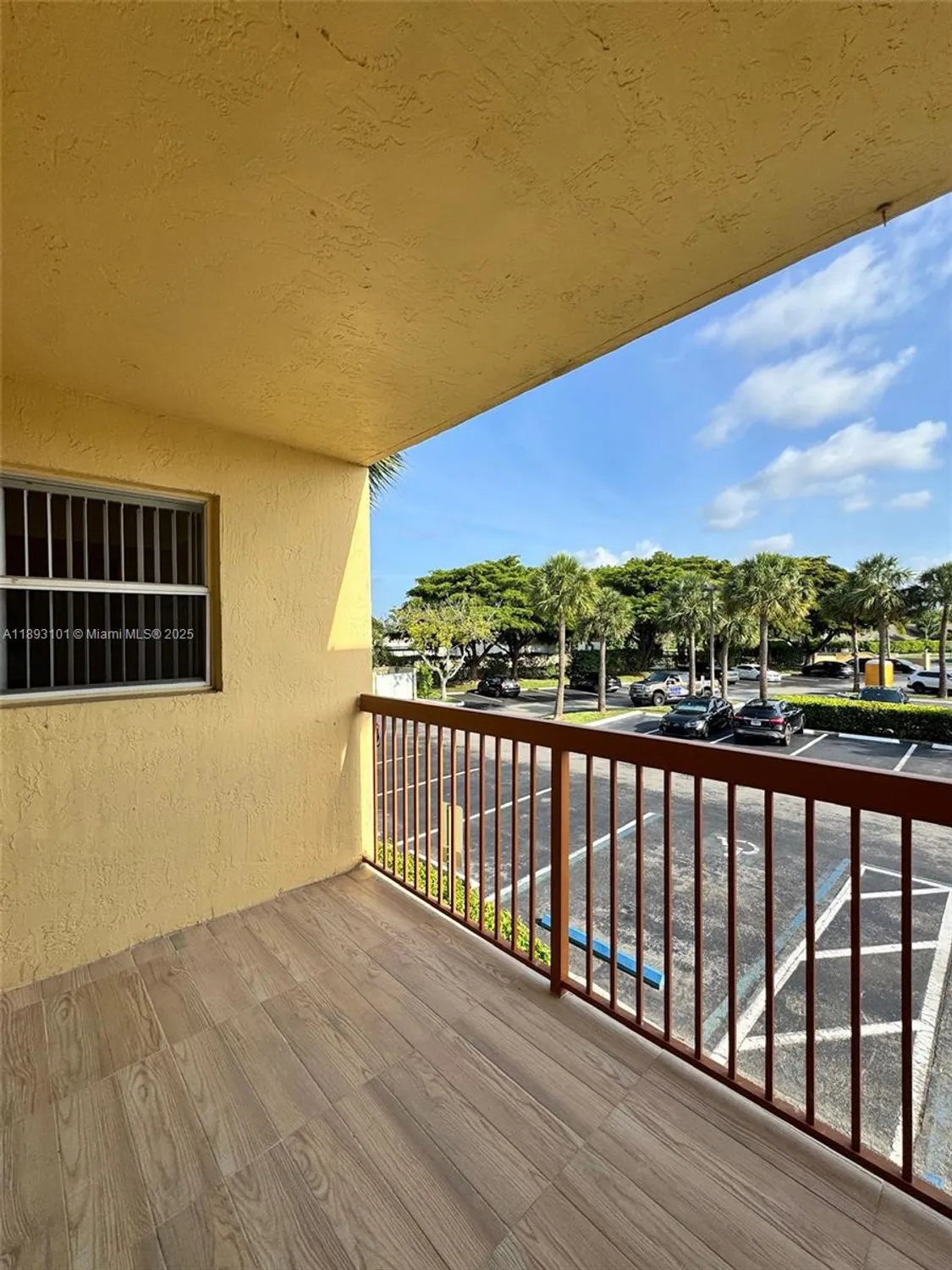 Property Slideshow image 15 of 37 | 7610 westwood dr 122, Tamarac, FL, 33321