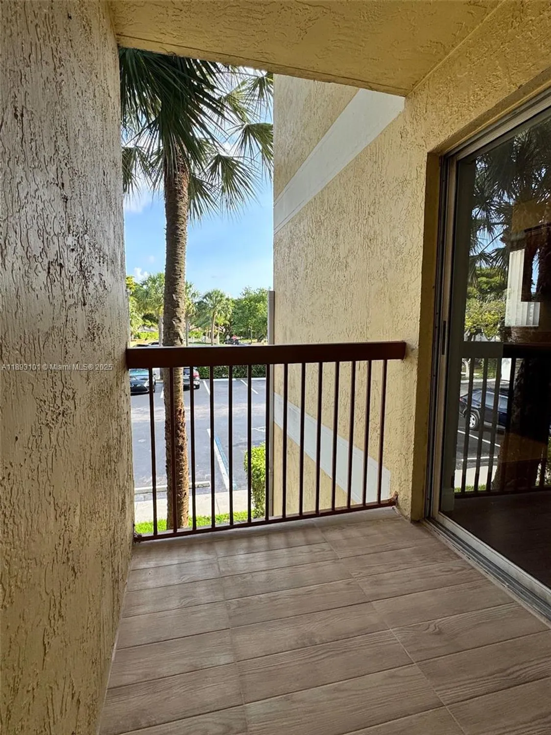 Property Slideshow image 18 of 37 | 7610 westwood dr 122, Tamarac, FL, 33321