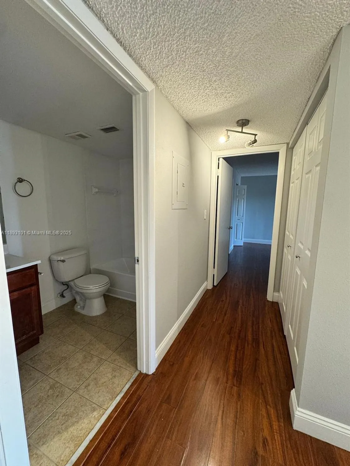 Property Slideshow image 23 of 37 | 7610 westwood dr 122, Tamarac, FL, 33321