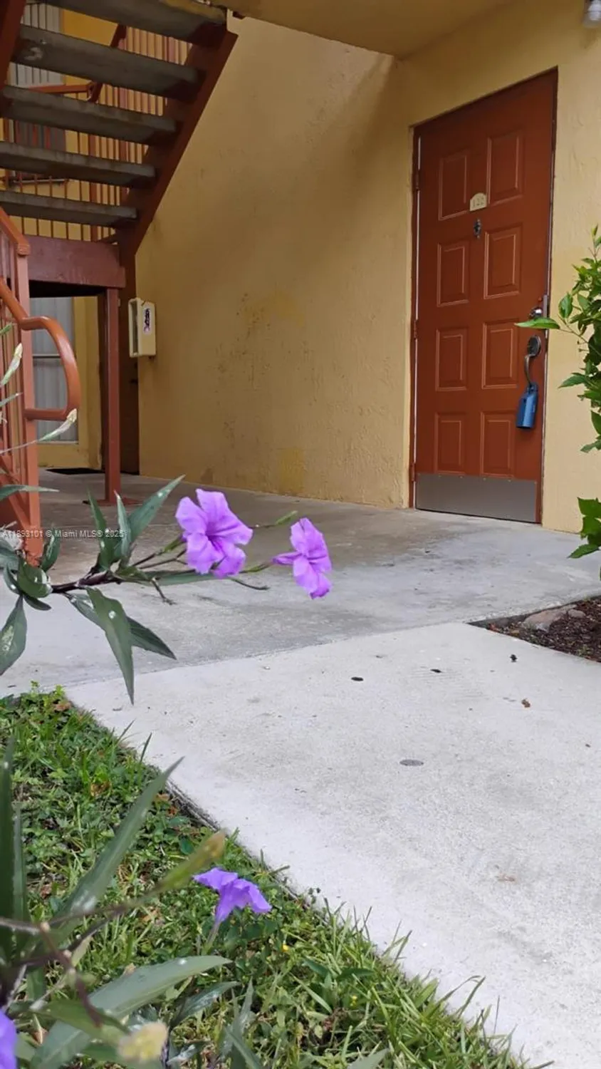 Property Slideshow image 3 of 37 | 7610 westwood dr 122, Tamarac, FL, 33321