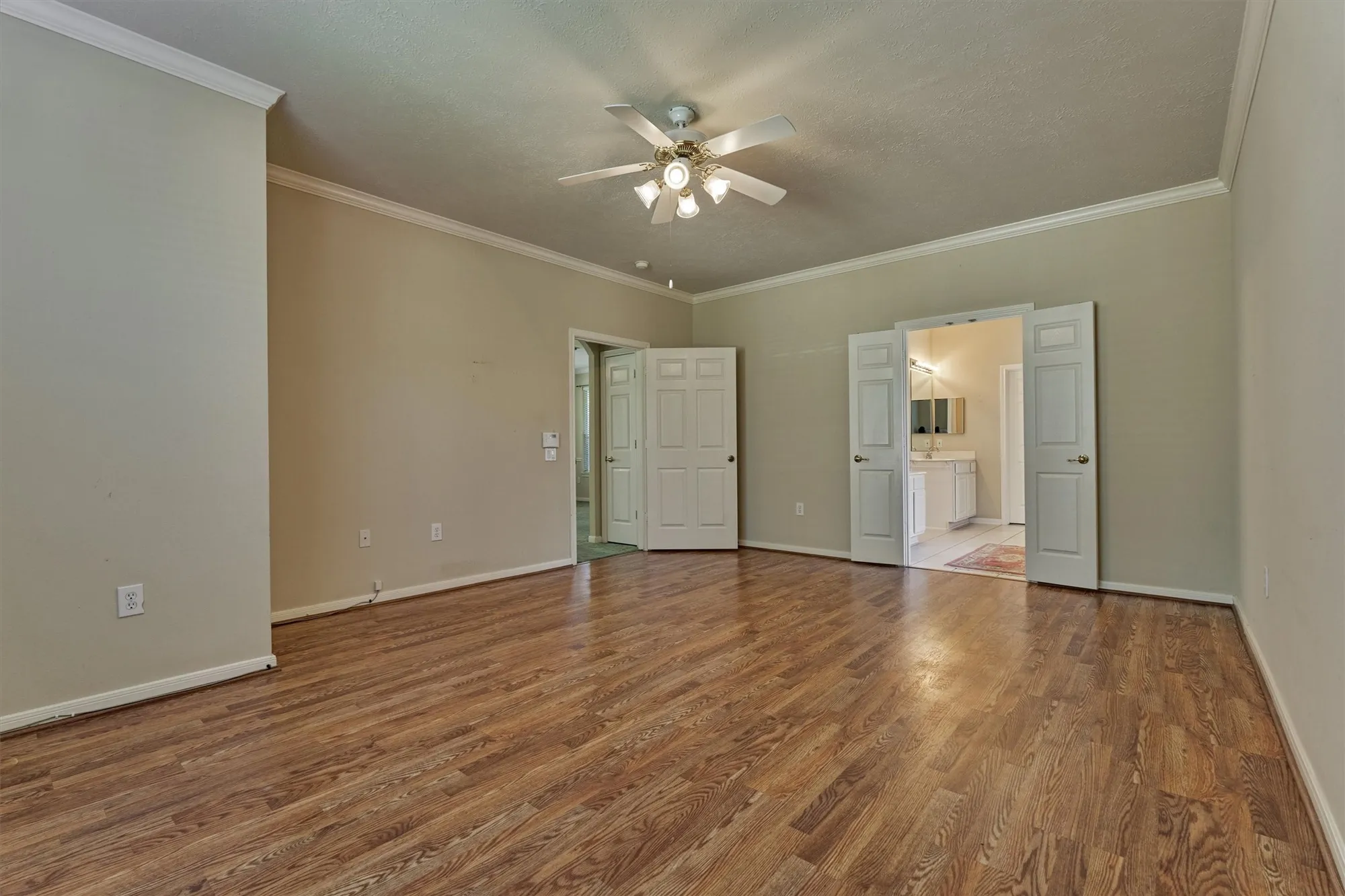 Property Slideshow image 17 of 31 | 175 w lilac ridge pl, The Woodlands, TX, 77384