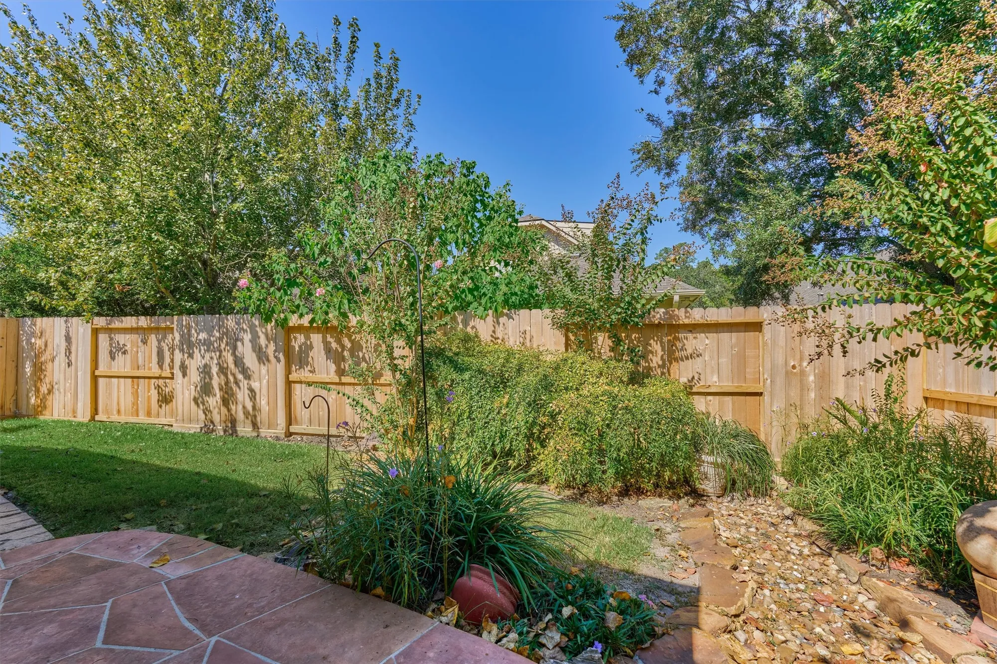 Property Slideshow image 26 of 31 | 175 w lilac ridge pl, The Woodlands, TX, 77384