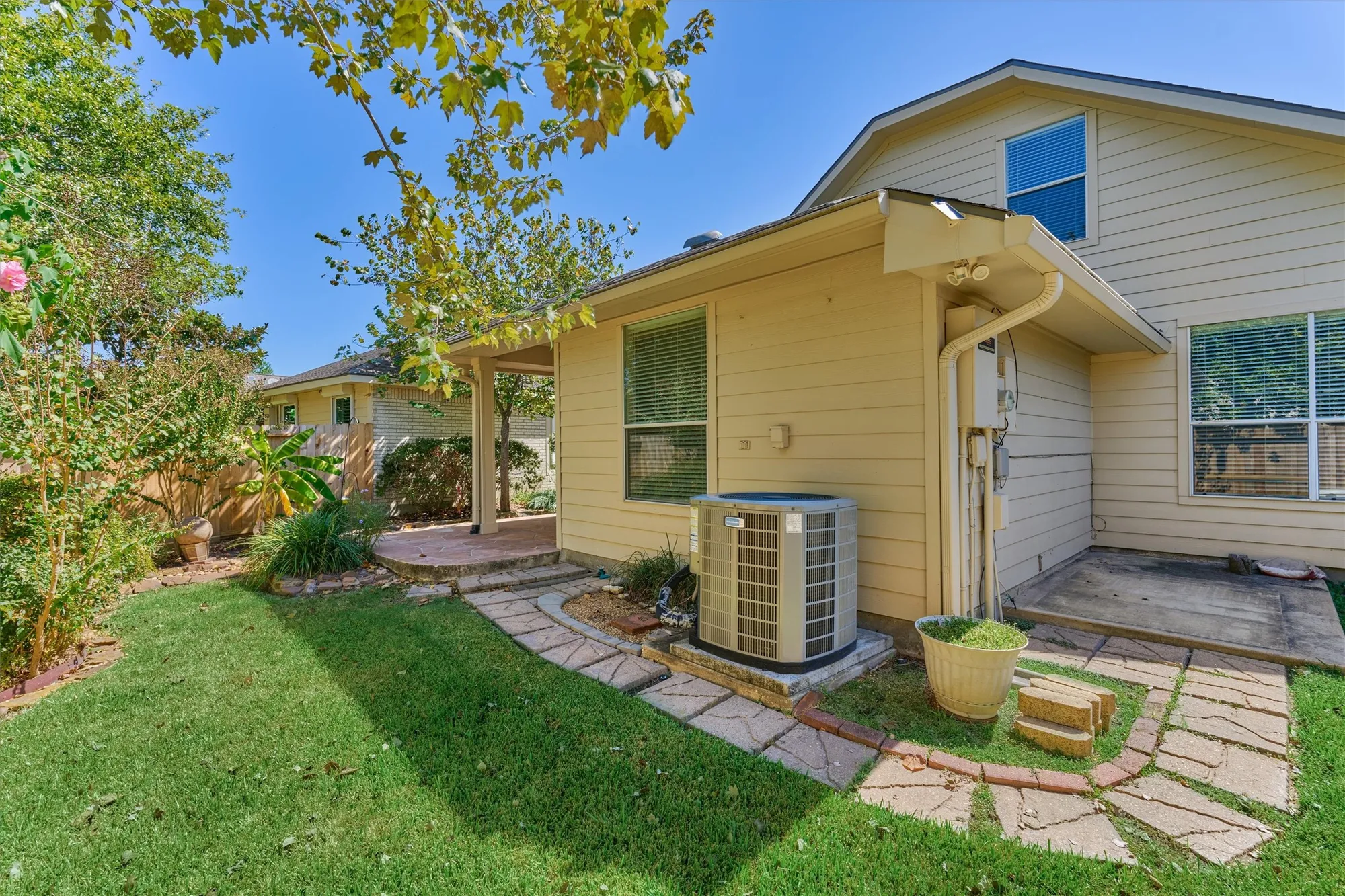 Property Slideshow image 30 of 31 | 175 w lilac ridge pl, The Woodlands, TX, 77384