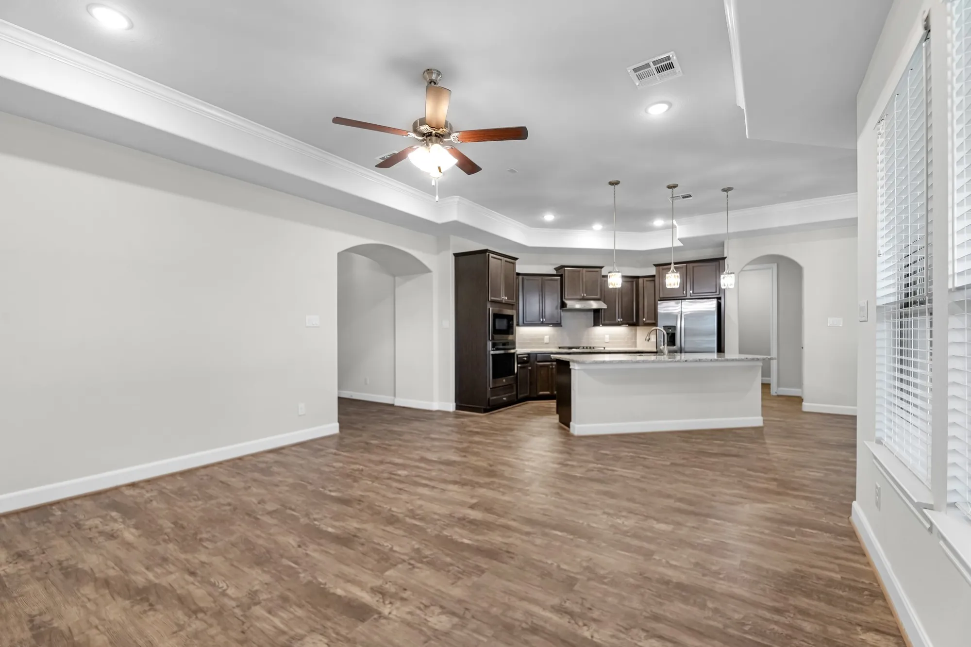 Property Slideshow image 11 of 48 | 5722 bobwhite trl, Manvel, TX, 77578